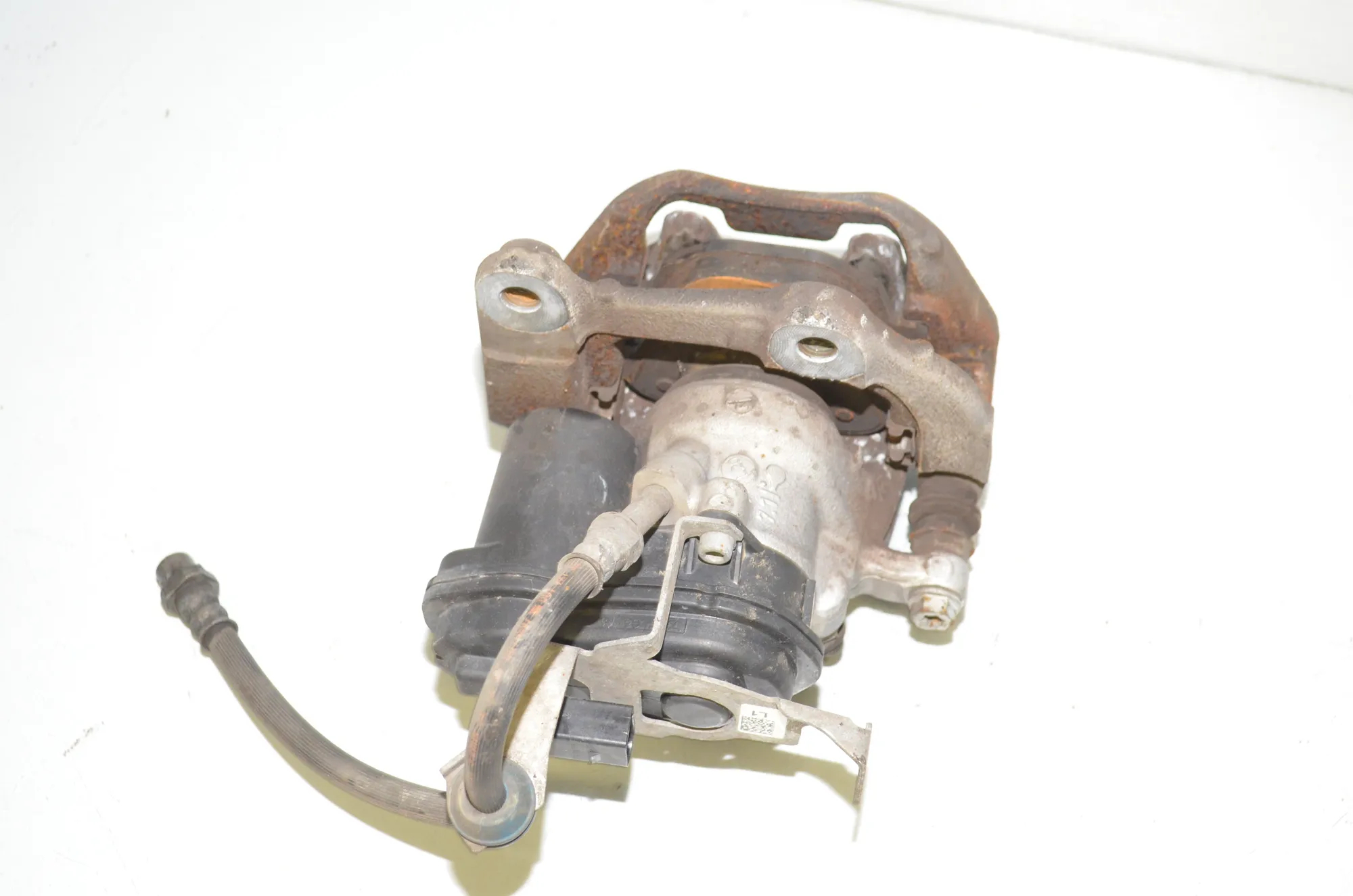 Rear Left Brake Caliper – OEM 6870575 · BMW 5 Touring (G31) (2017 - -) 520 d 2021 – 3