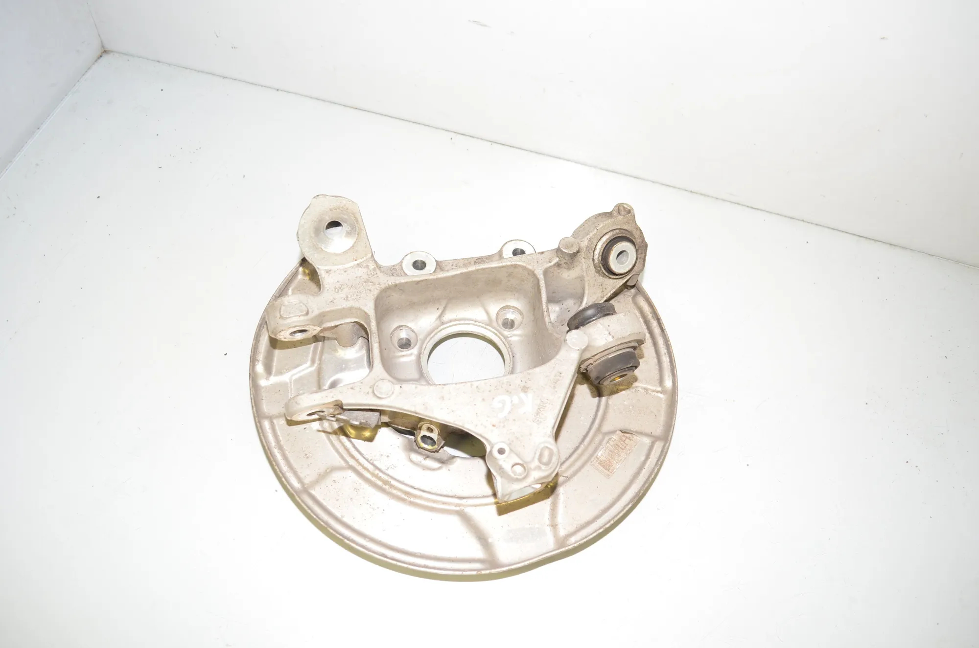 Rear Left Wheel Hub Spindle – OEM 6861137 · BMW 5 Touring (G31) (2017 - -) 520 d 2021 – 4