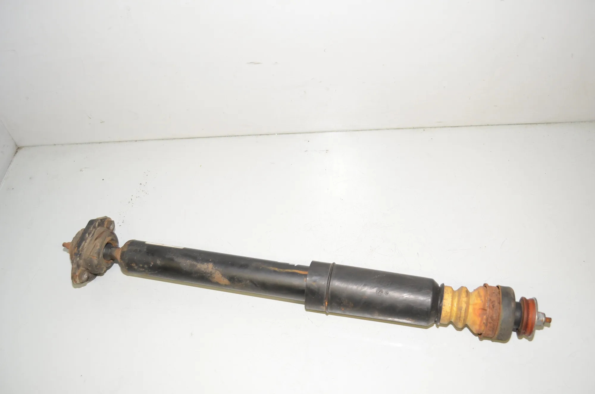 Rear Left Shock Absorber – OEM 6772926 · BMW 3 Touring (E91) 330 d 2010 – 3
