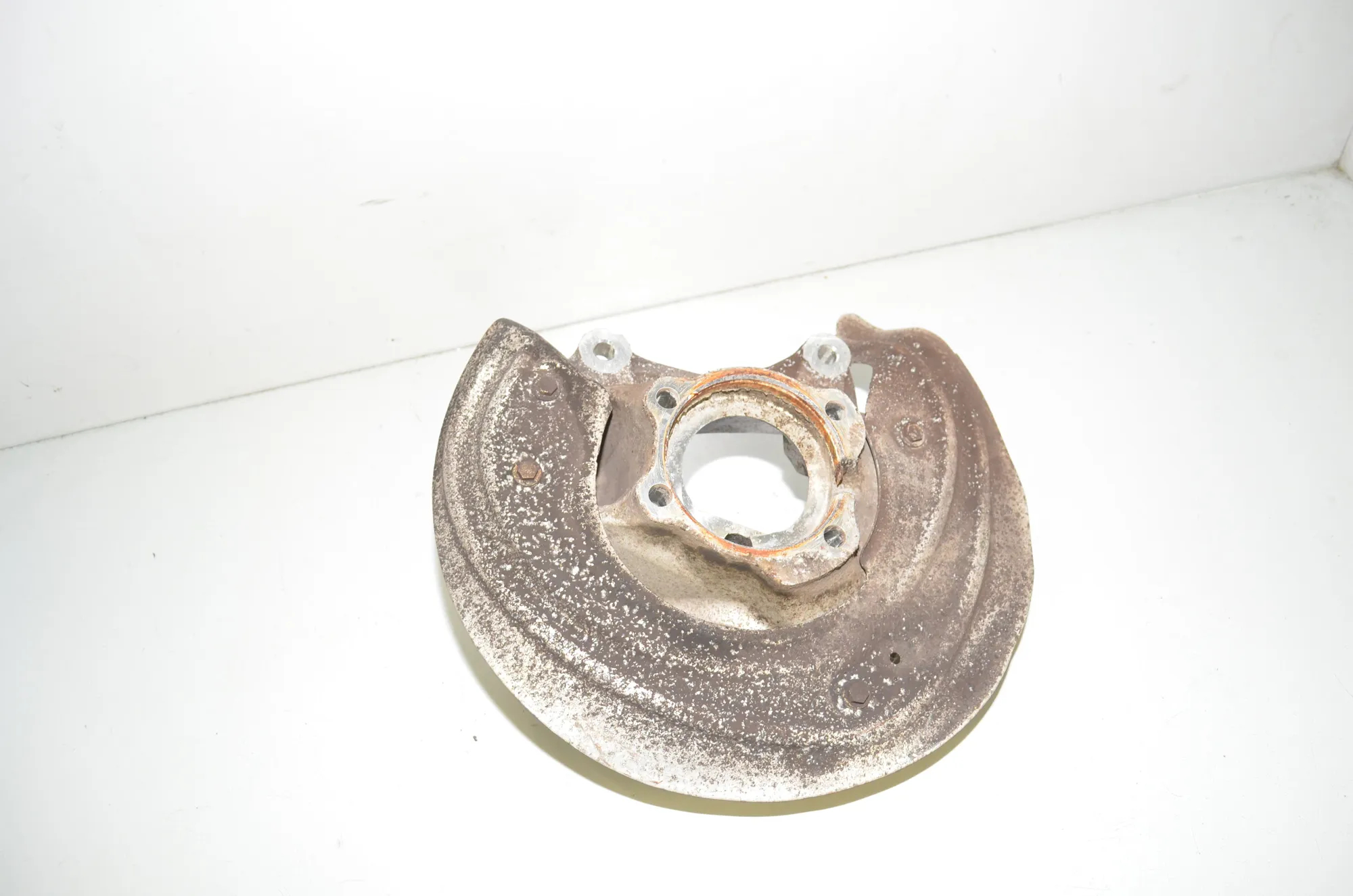 Front Left Wheel Hub – OEM 6878609 · BMW 3 Touring (G21) (2019 - -) 320 d 2020 – 2