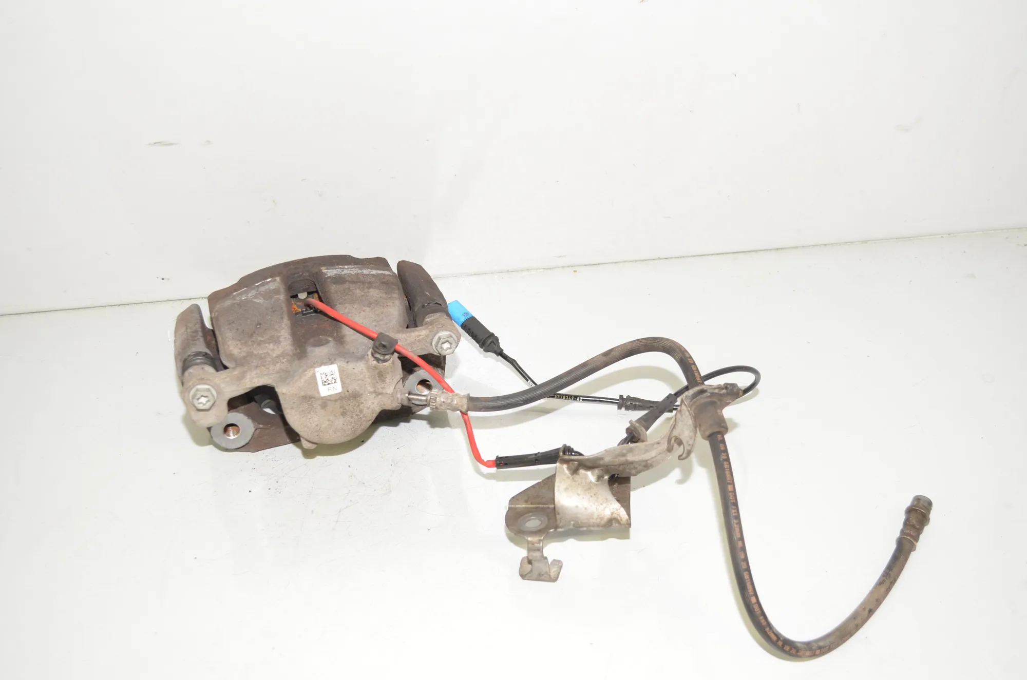 Front Left Brake Caliper – OEM 6860266 · BMW 3 Touring (G21) (2019 - -) 320 d 2020 – 2