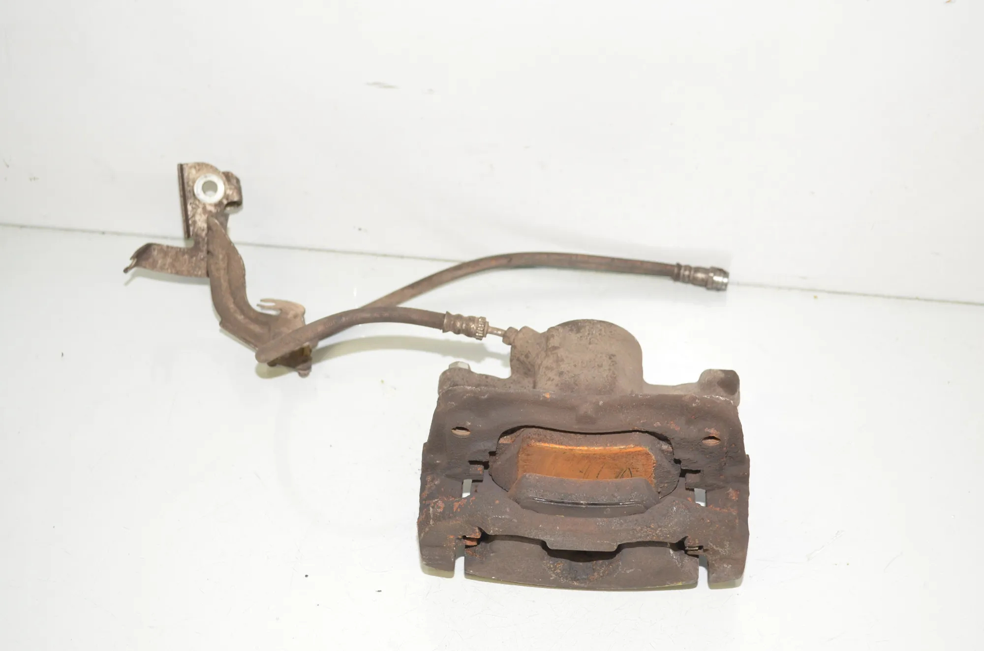 Front Right Brake Caliper – OEM 6860265 · BMW 3 Touring (G21) (2019 - -) 320 d 2020 – 3