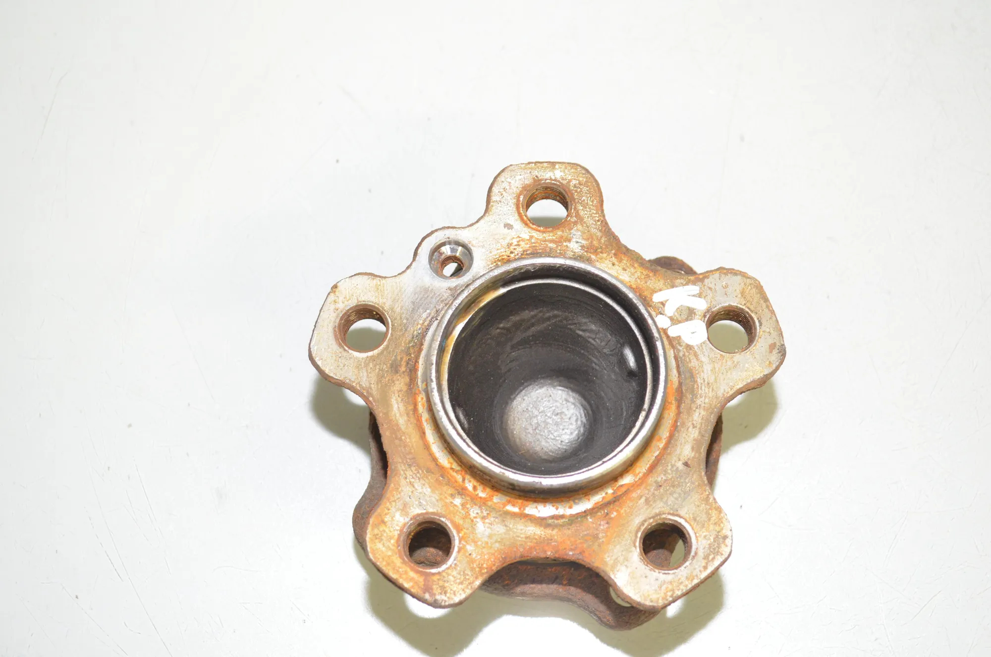 Front Left Wheel Hub – OEM 6899176 · BMW 3 Touring (G21) (2019 - -) 320 d 2020