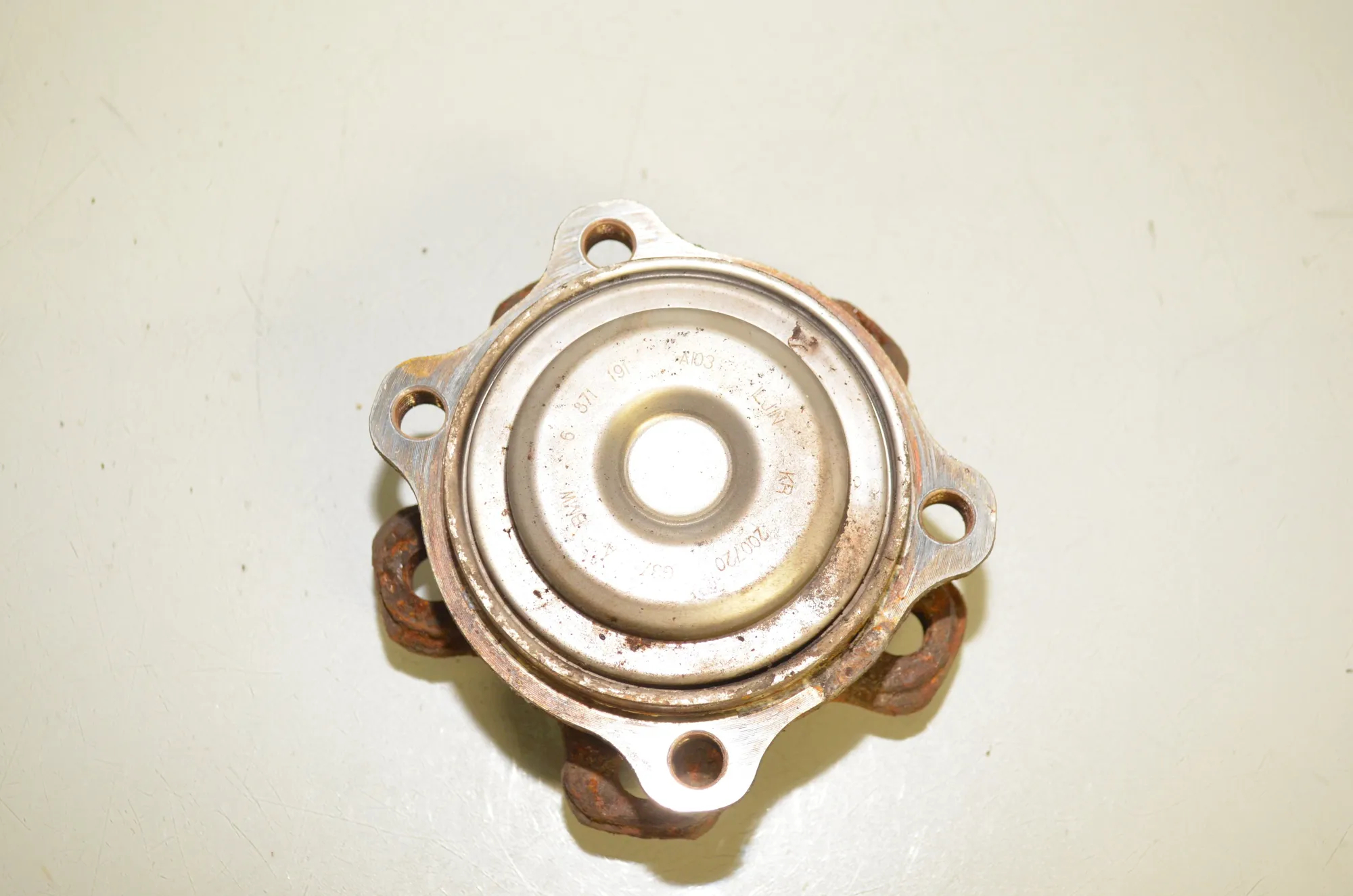 Front Left Wheel Hub – OEM 6899176 · BMW 3 Touring (G21) (2019 - -) 320 d 2020 – 3