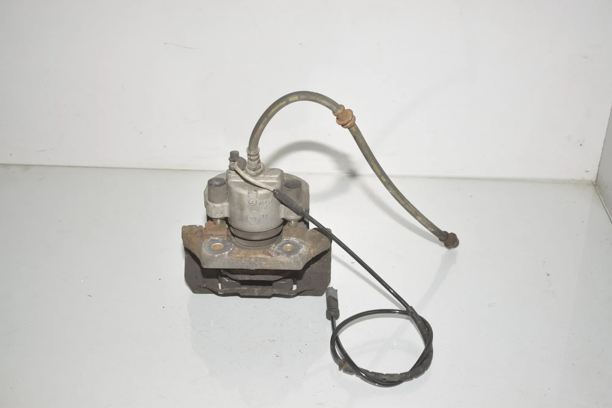 Rear Right Brake Caliper – OEM 6776784 · BMW X5 (E70) xDrive 30 d 2011 – 3