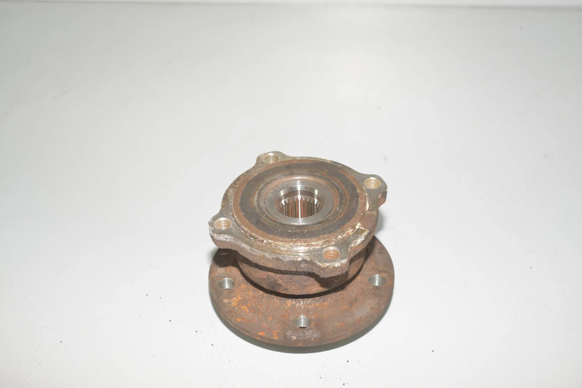 Rear Left Wheel Bearing – OEM 6867811 · BMW X5 (E70) xDrive 30 d 2011 – 3
