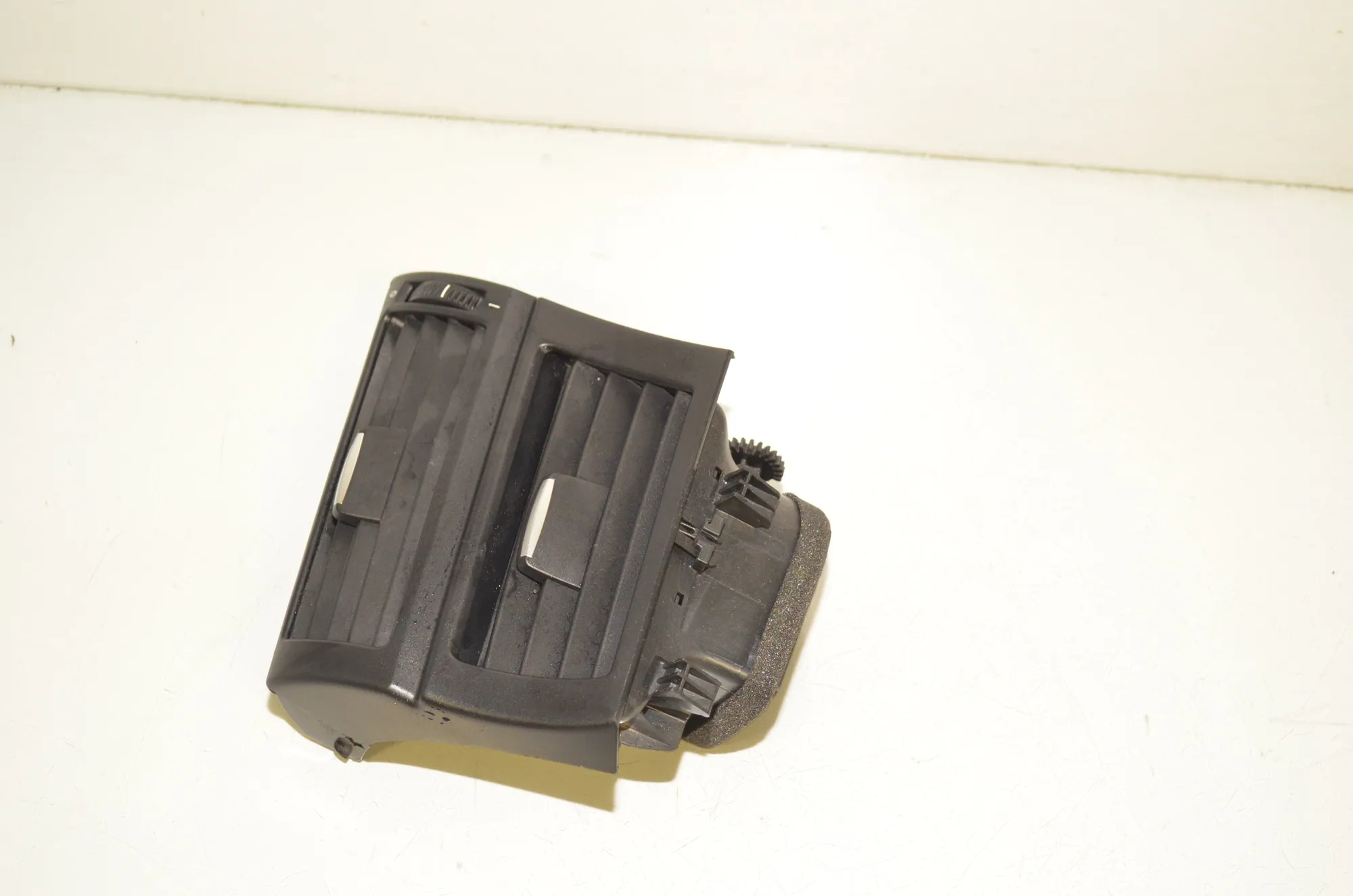 Dashboard Air Vents – OEM 9227768 · BMW X5 (E70) xDrive 30 d 2011 – 2