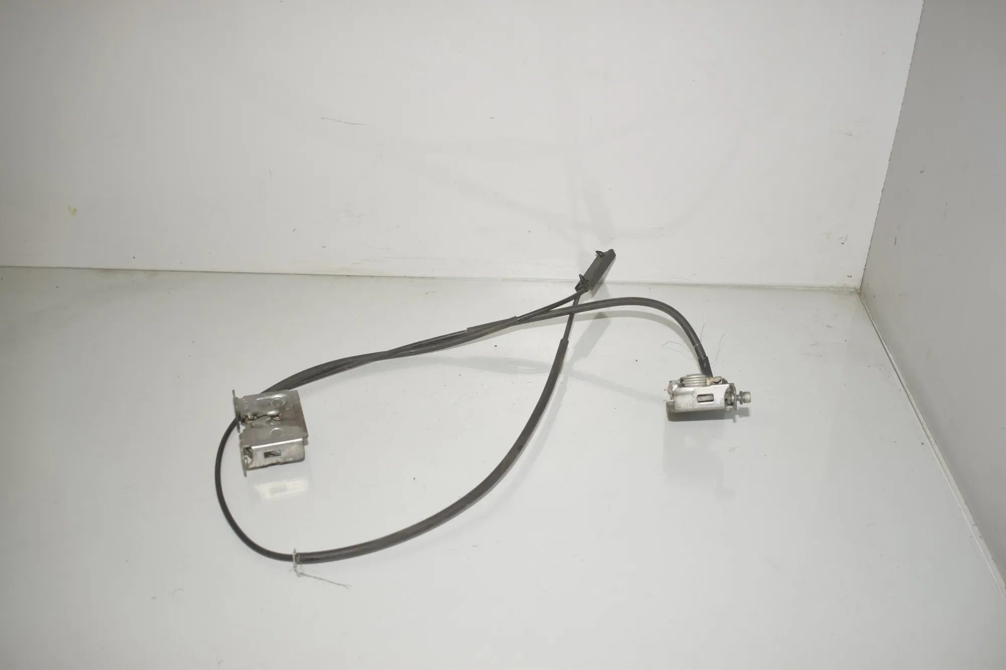 Bonnet Lock – OEM 7178754 · BMW X5 (E70) xDrive 30 d 2011 – 2