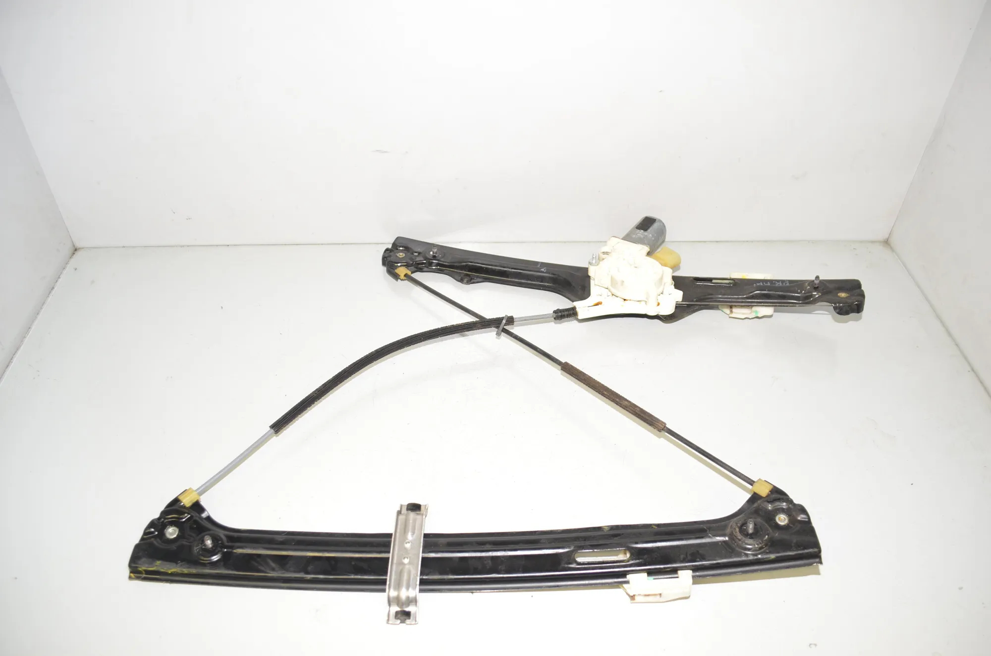 Front Left Door Window Regulator – OEM 7166379 · BMW X5 (E70) xDrive 30 d 2011 – 3