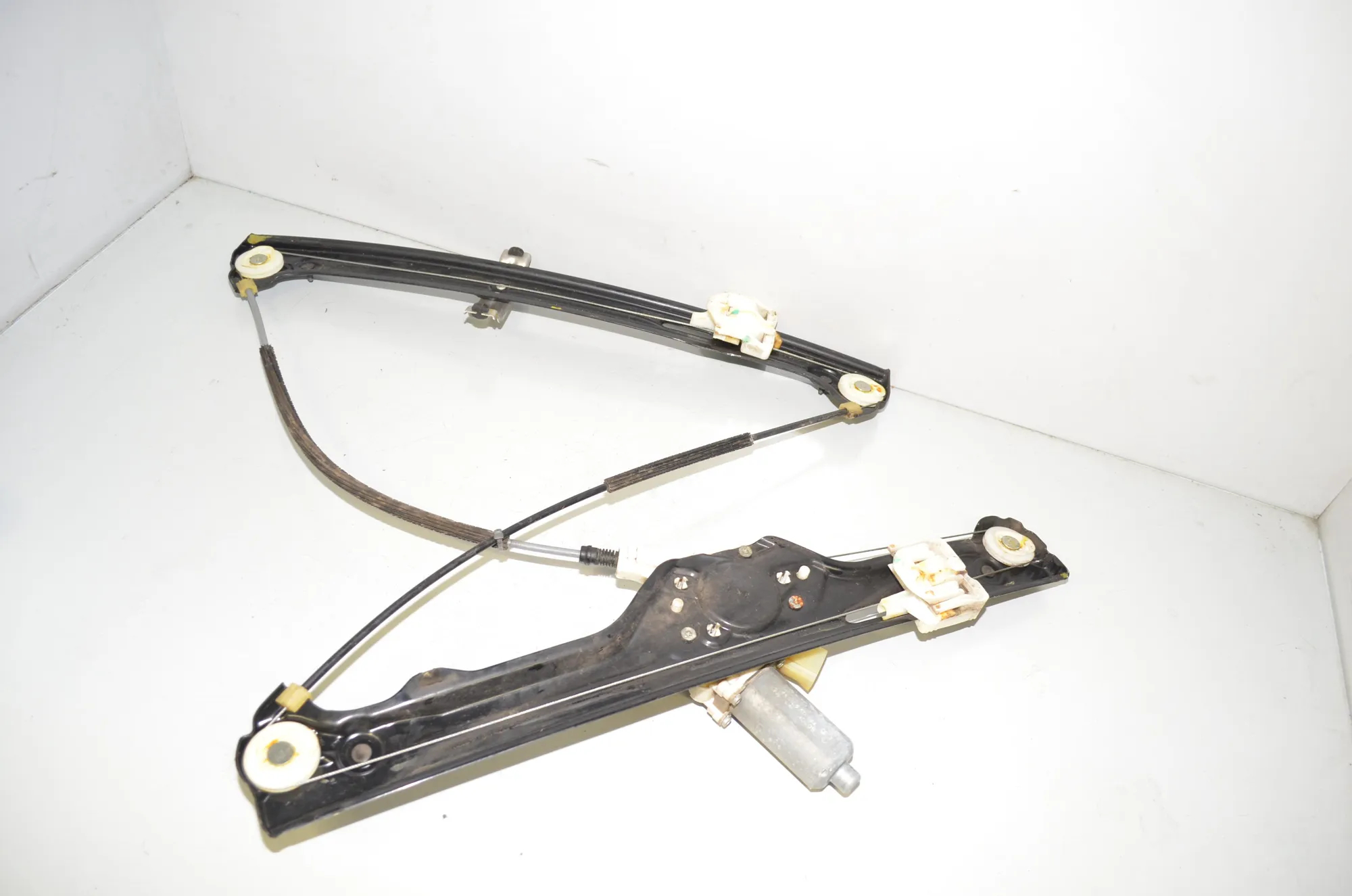 Front Left Door Window Regulator – OEM 7166379 · BMW X5 (E70) xDrive 30 d 2011 – 2