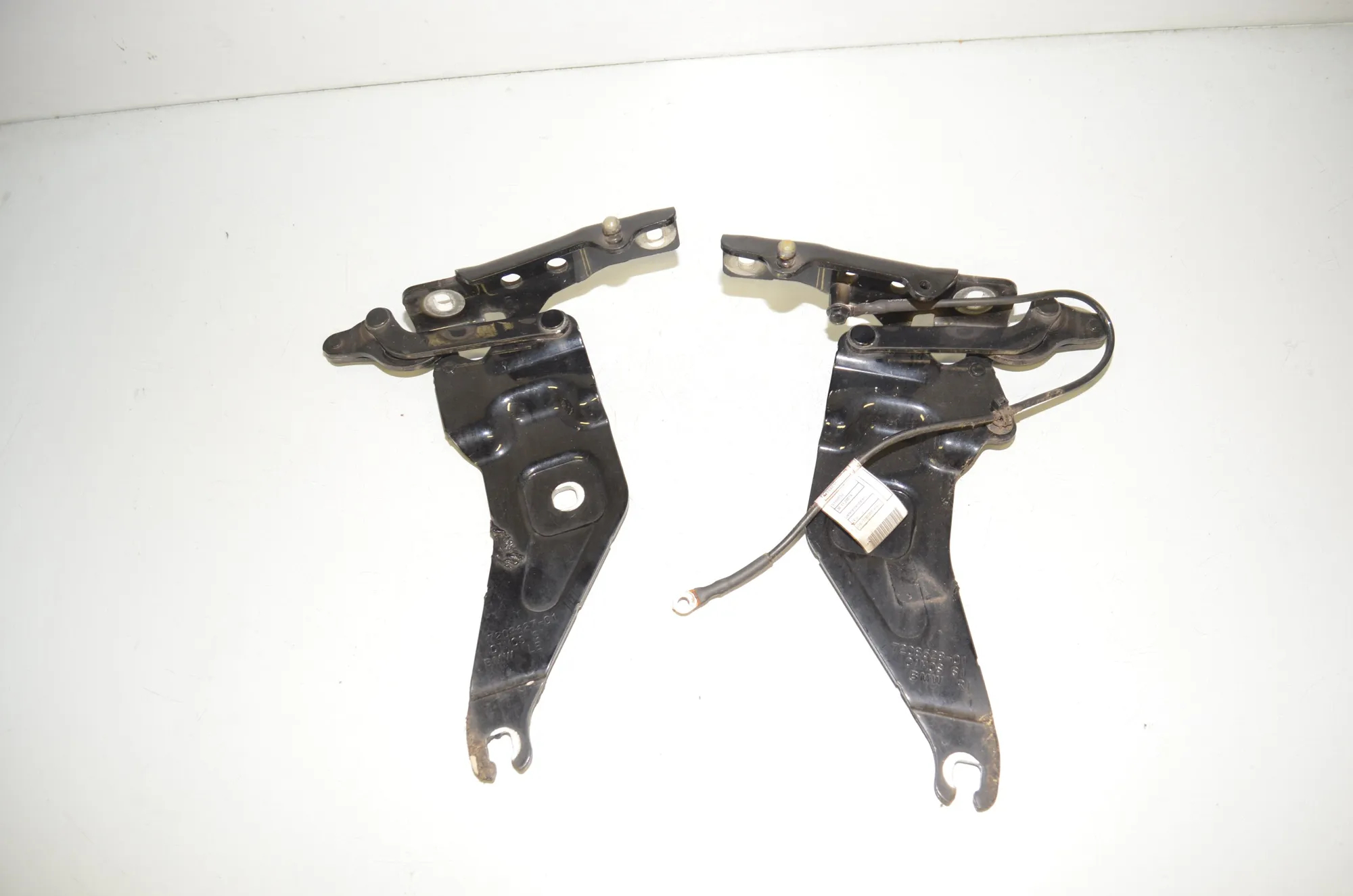 Bonnet Hood Hinge Set – OEM 7208628 · BMW X5 (E70) xDrive 30 d 2011 – 2