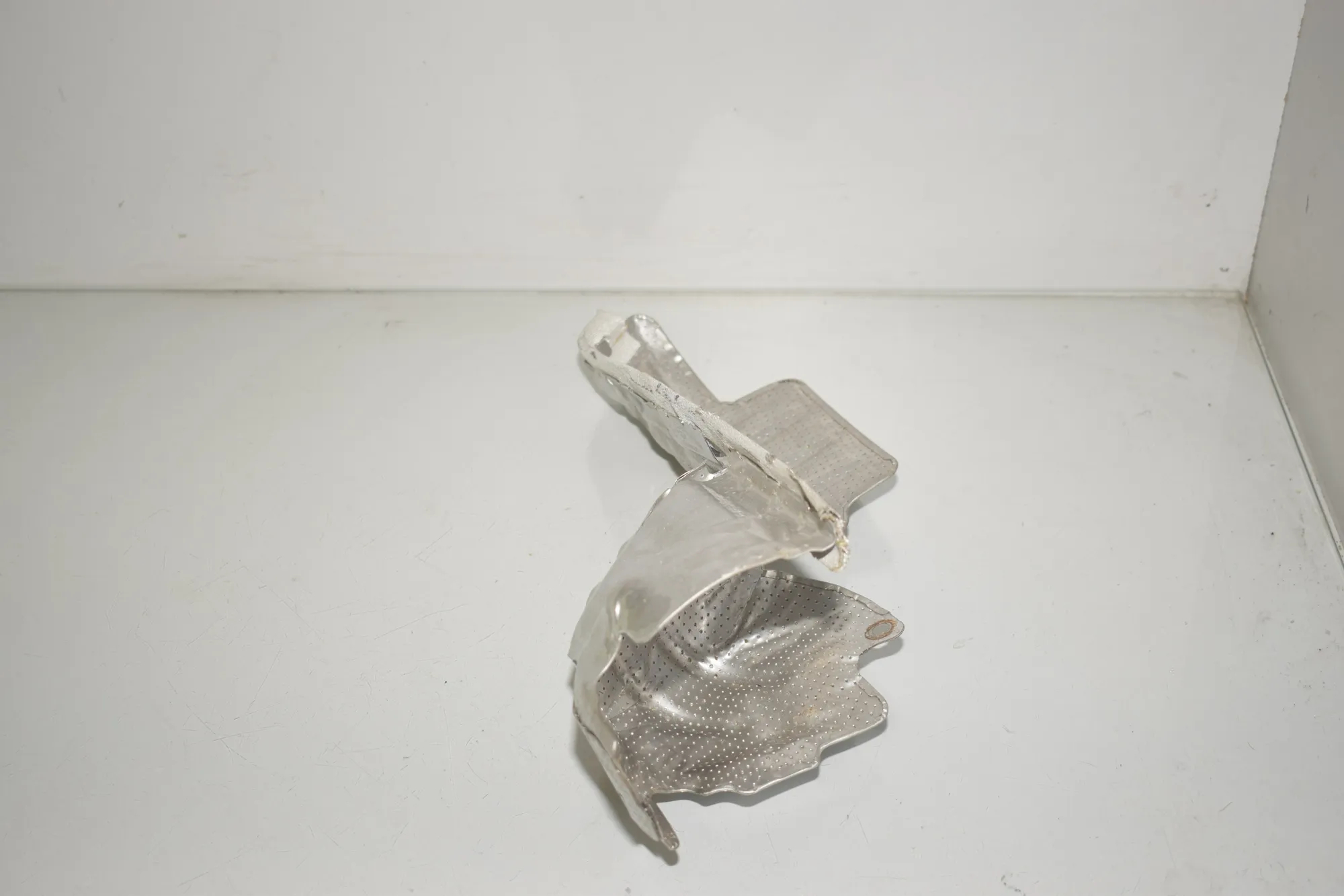 Heat Protection – OEM 8585811 · BMW 3 Touring (G21) (2019 - -) 320 d 2020 – 3