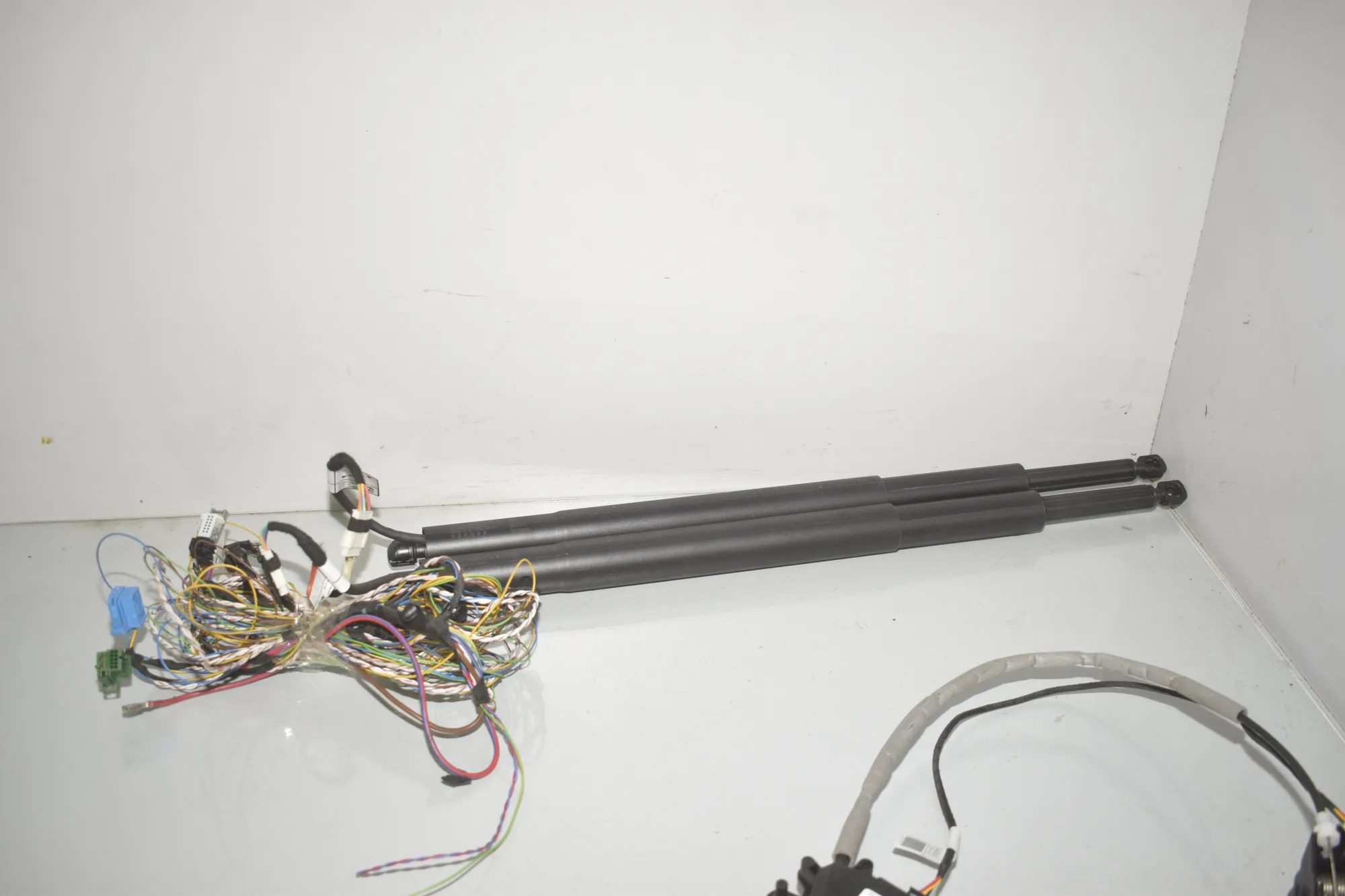 Electric Tailgate Opening Kit – OEM 9852925 · BMW 3 Touring (G21) (2019 - -) 320 d 2020 – 16