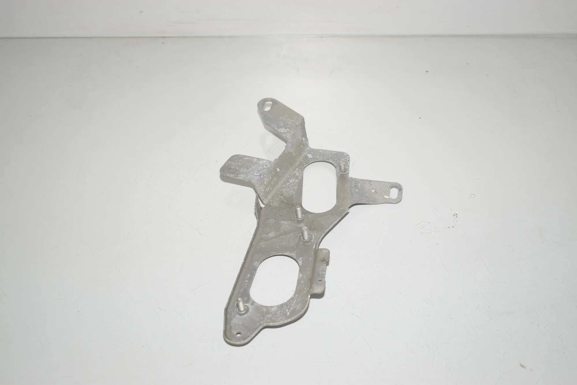 Bracket – OEM 8570053 · BMW 3 Touring (G21) (2019 - -) 320 d 2020 – 4