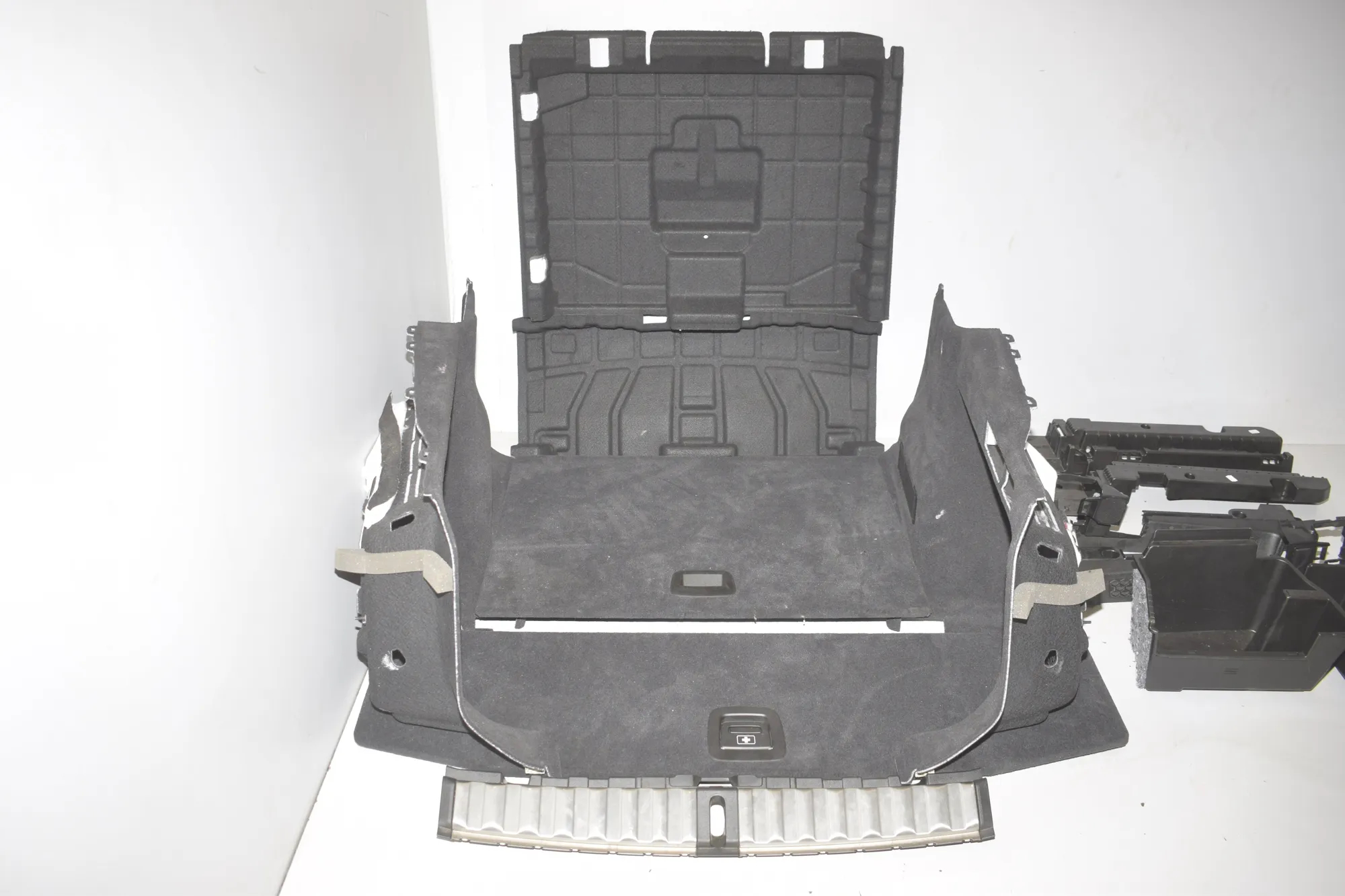 Trunk Trim Kit – OEM 7473732 · BMW 3 Touring (G21) (2019 - -) 320 d 2020 – 6