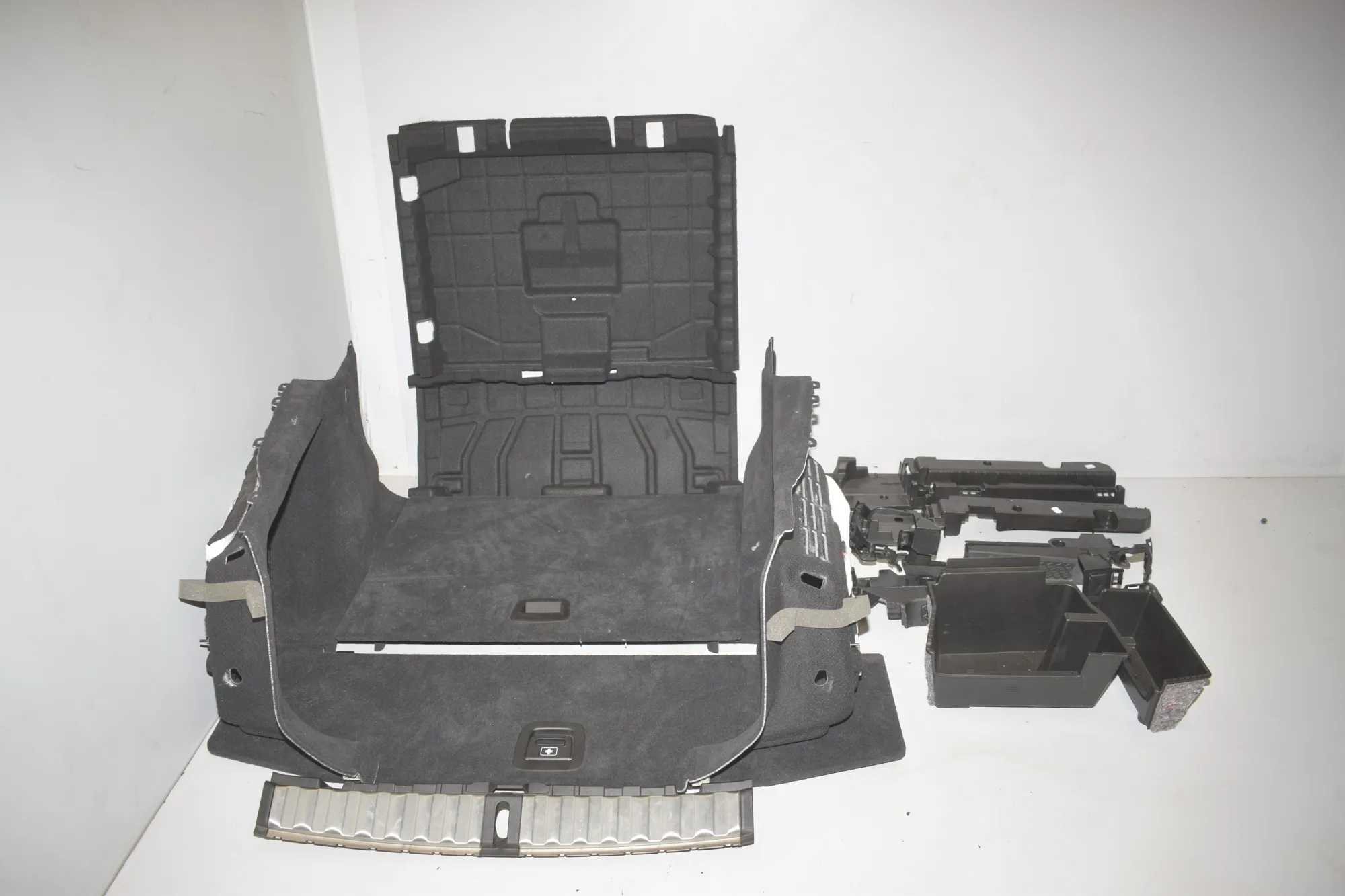 Trunk Trim Kit – OEM 7473732 · BMW 3 Touring (G21) (2019 - -) 320 d 2020