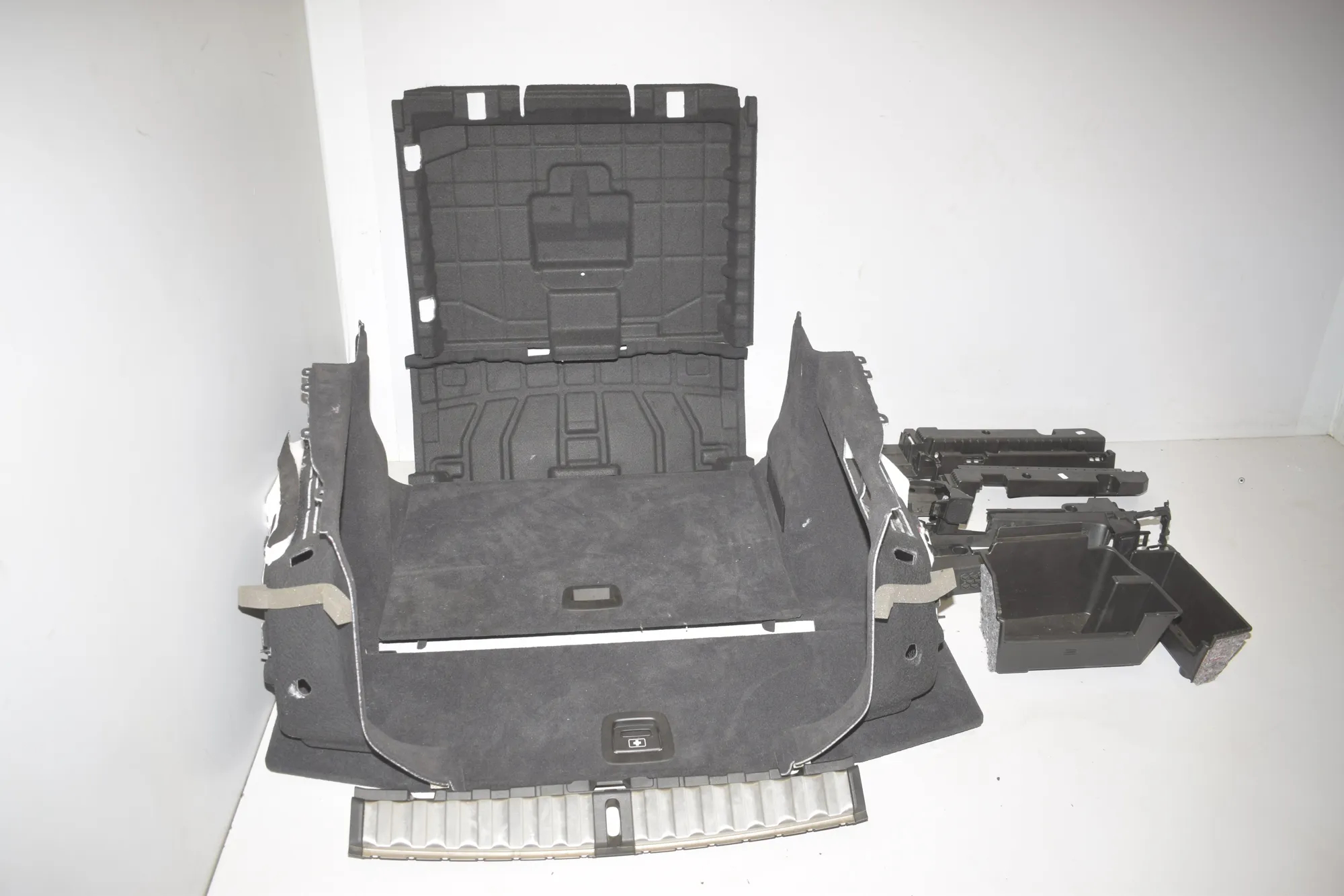 Trunk Trim Kit – OEM 7473732 · BMW 3 Touring (G21) (2019 - -) 320 d 2020 – 3