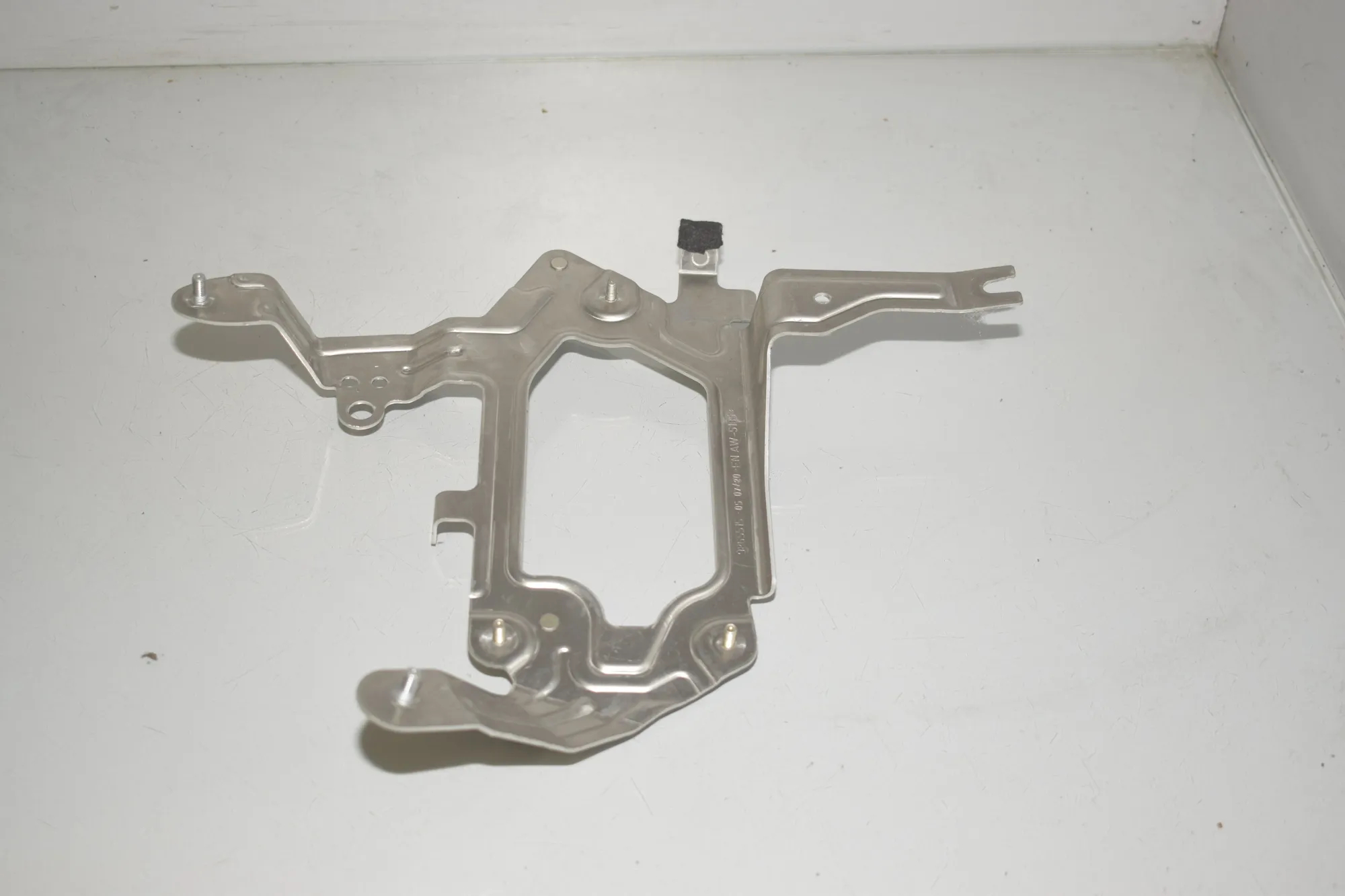 Bracket – OEM 9865515 · BMW 3 Touring (G21) (2019 - -) 320 d 2020 – 3