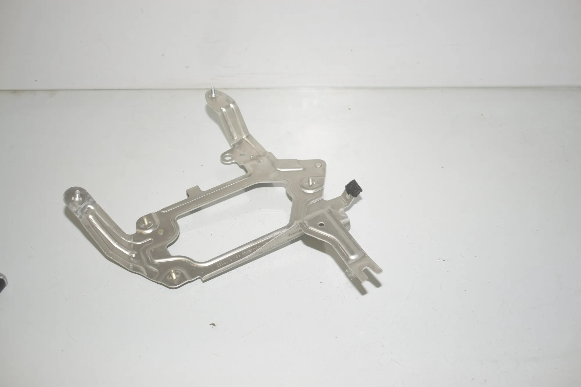 Bracket – OEM 9865515 · BMW 3 Touring (G21) (2019 - -) 320 d 2020