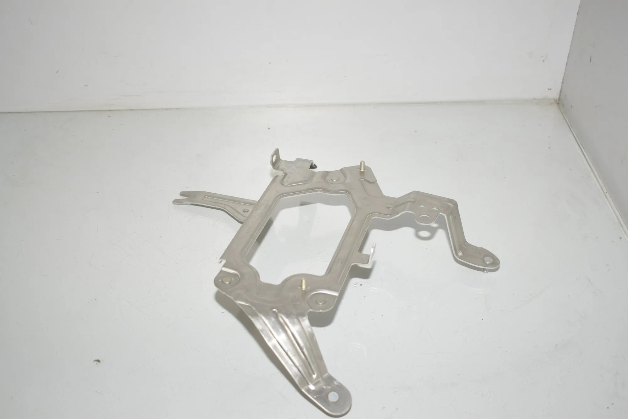 Bracket – OEM 9865515 · BMW 3 Touring (G21) (2019 - -) 320 d 2020 – 2
