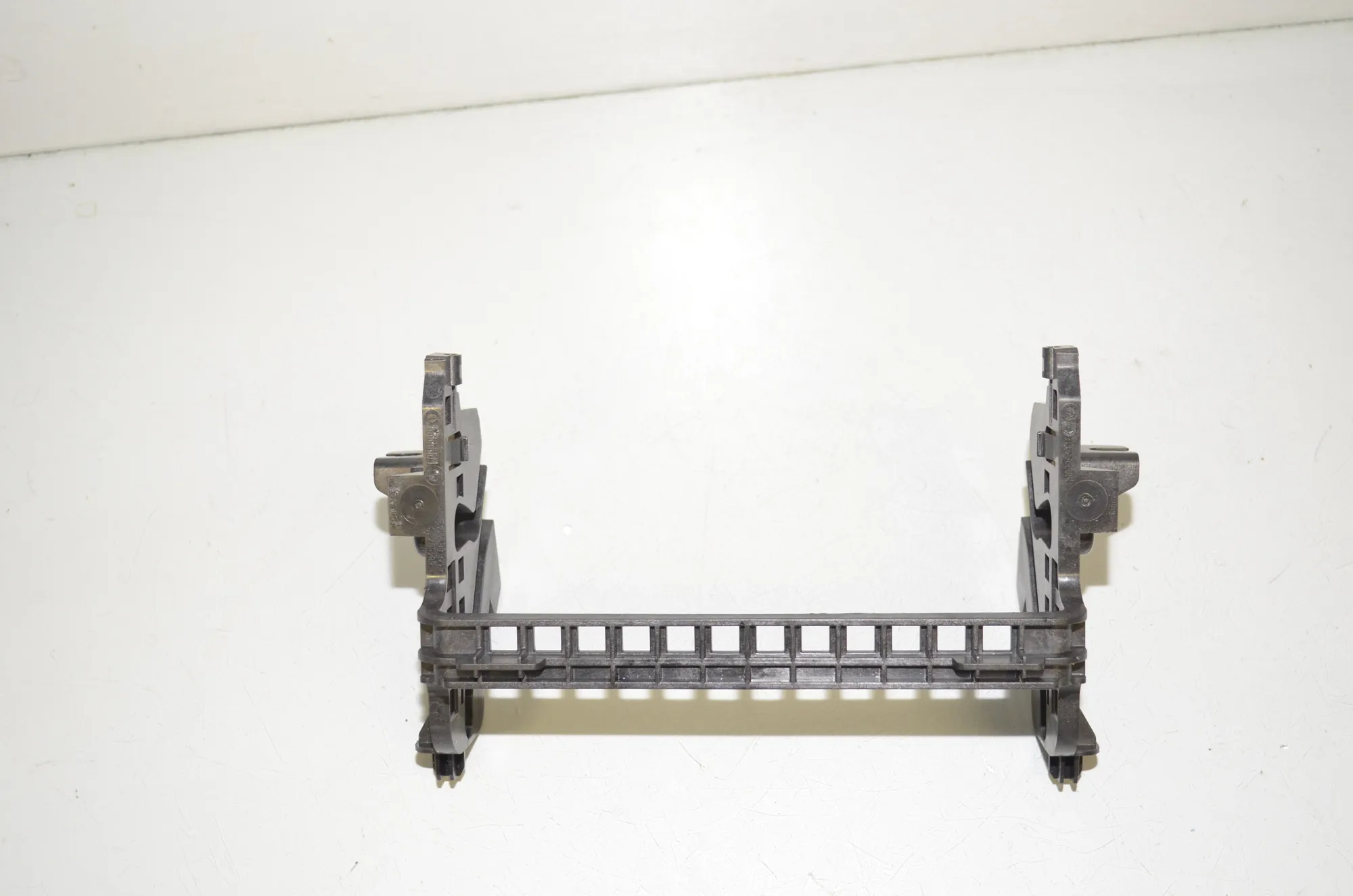 Bracket – OEM 6811443 · BMW 3 Touring (G21) (2019 - -) 320 d 2020 – 3