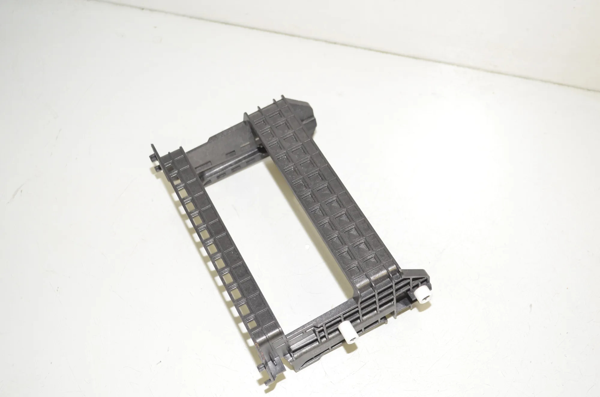 Bracket – OEM 6821238 · BMW 3 Touring (G21) (2019 - -) 320 d 2020 – 3