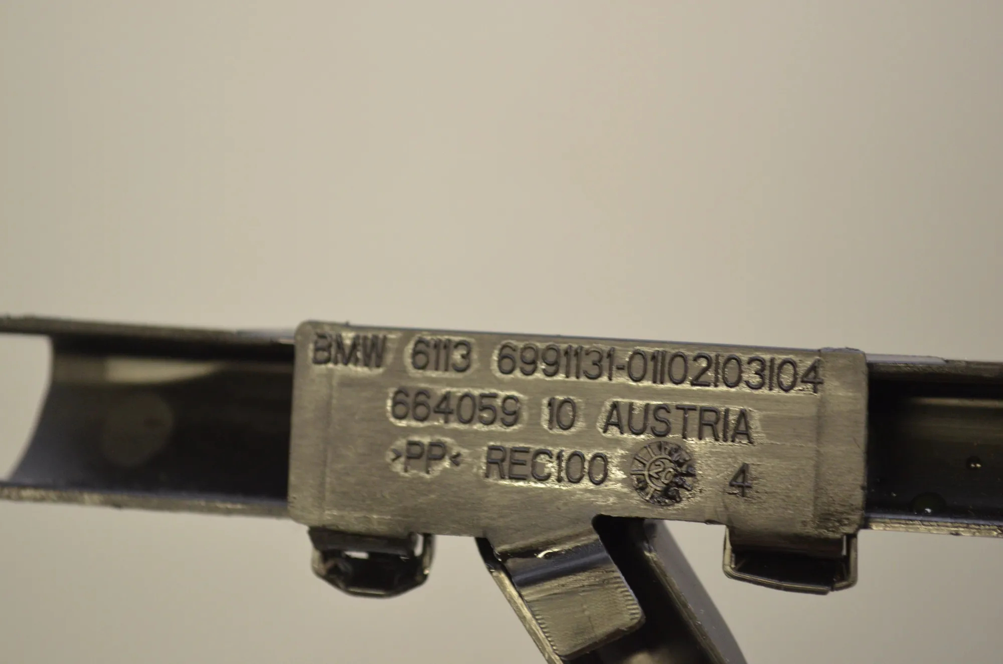 Bracket – OEM 6991131 · BMW 3 Touring (G21) (2019 - -) 320 d 2020 – 4
