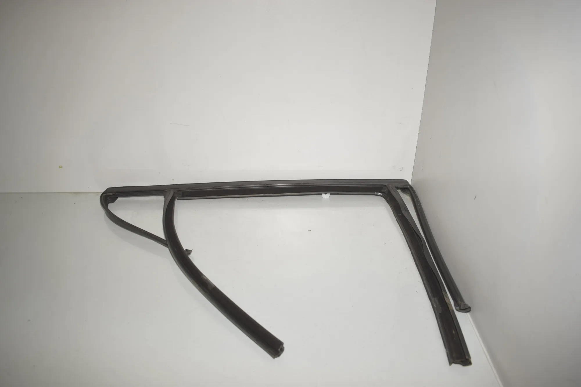 Rear Right Door Seal Rubber – OEM 7433976 · BMW 3 Touring (G21) (2019 - -) 320 d 2020 – 3