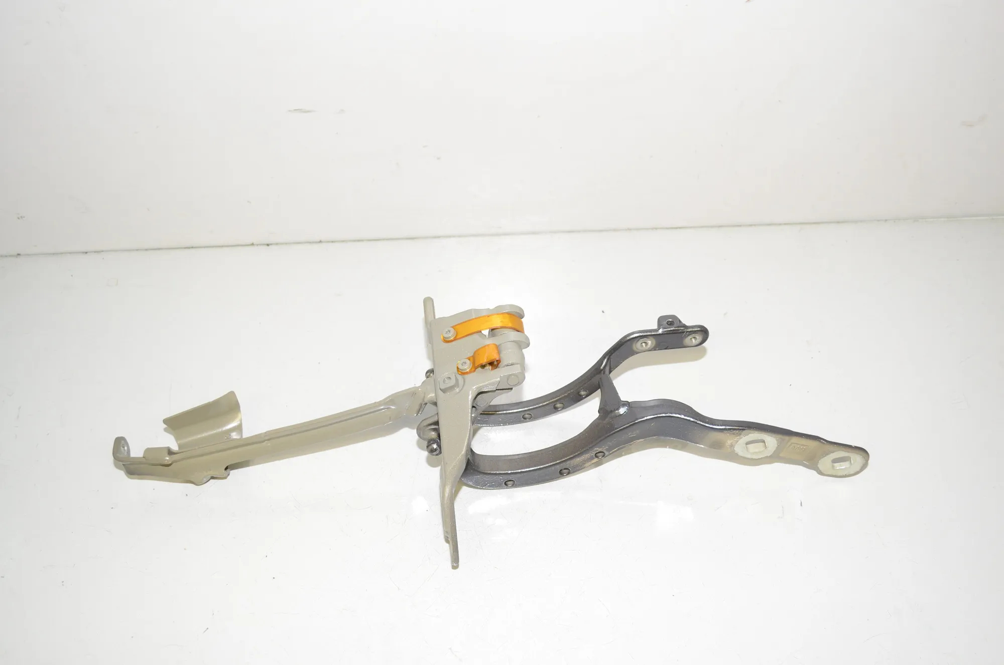 Left Side Bootlid Hinge – OEM 7453405 · BMW 3 Touring (G21) (2019 - -) 320 d 2020 – 4