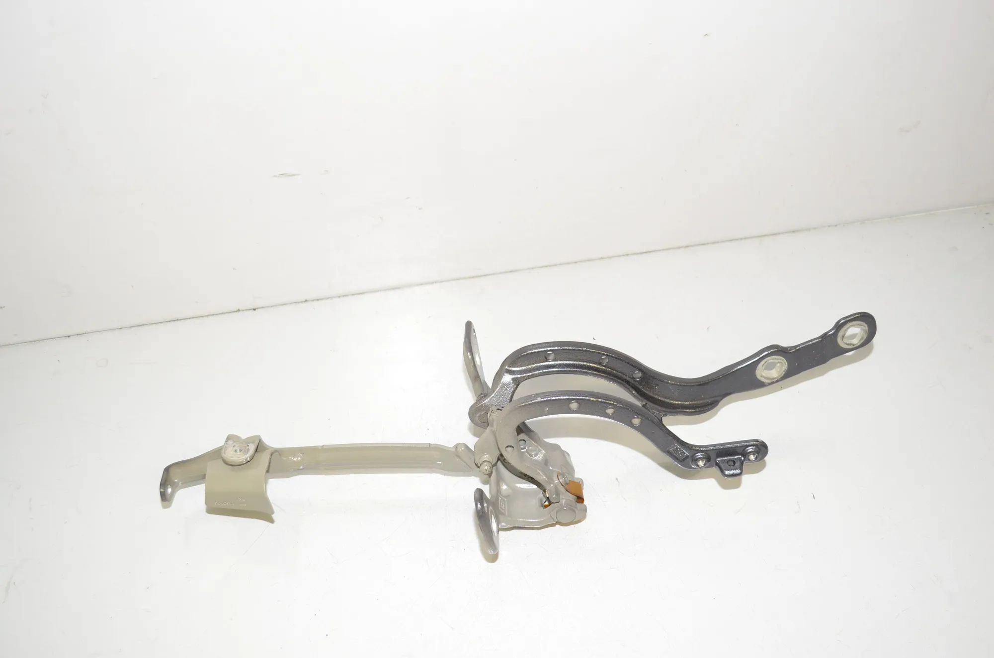 Left Side Bootlid Hinge – OEM 7453405 · BMW 3 Touring (G21) (2019 - -) 320 d 2020