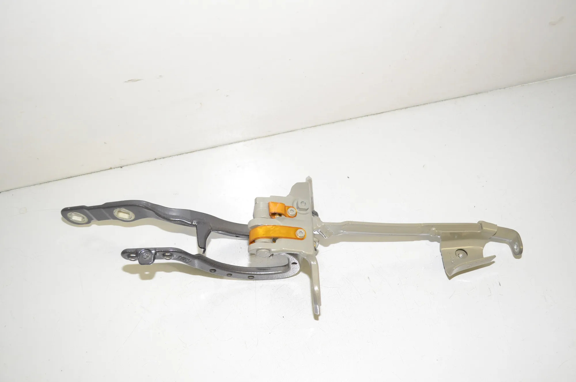 Left Side Bootlid Hinge – OEM 7453405 · BMW 3 Touring (G21) (2019 - -) 320 d 2020 – 3