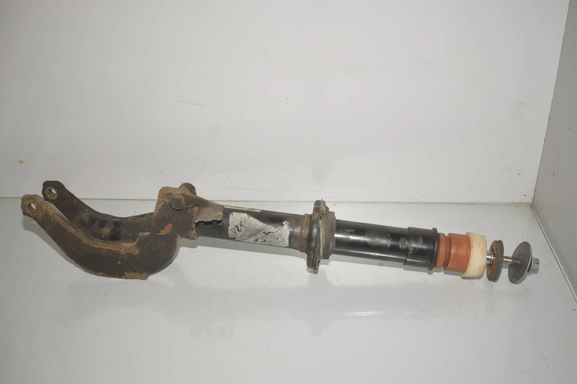 Front Left Shock Absorber – OEM 6781918 · BMW X5 (E70) xDrive 30 d 2011
