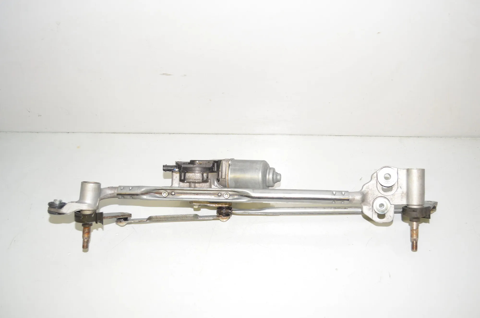 Front Windshield Wiper Mechanism – OEM 7292653 · BMW X5 (F15, F85) M 50 d 2017 – 2