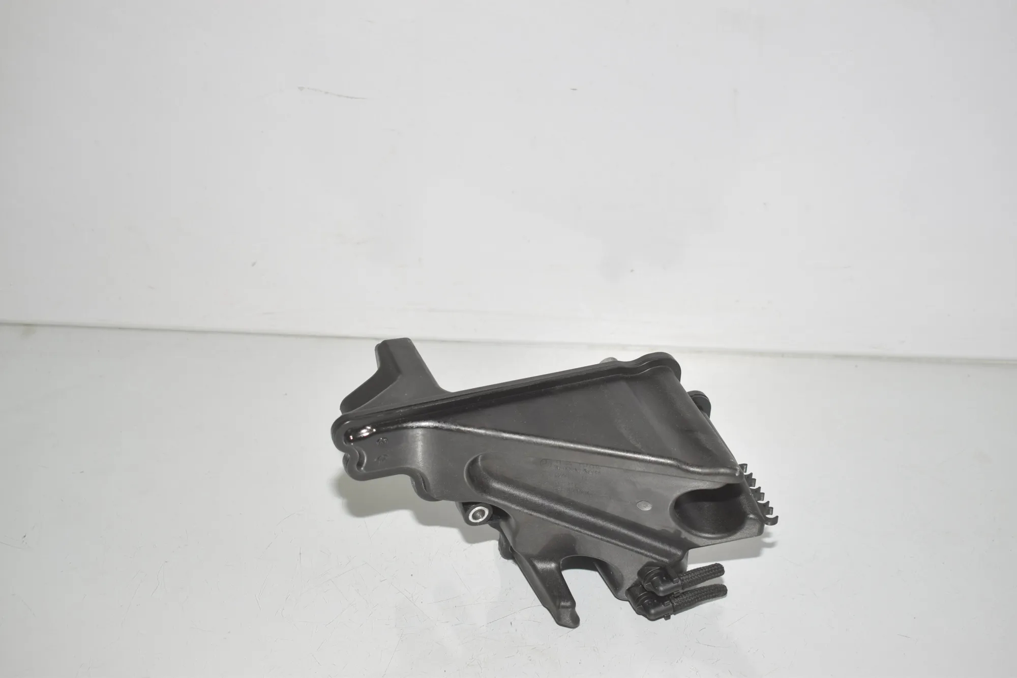 Vacuum Tank – OEM 8512680 · BMW X5 (F15, F85) M 50 d 2017 – 4