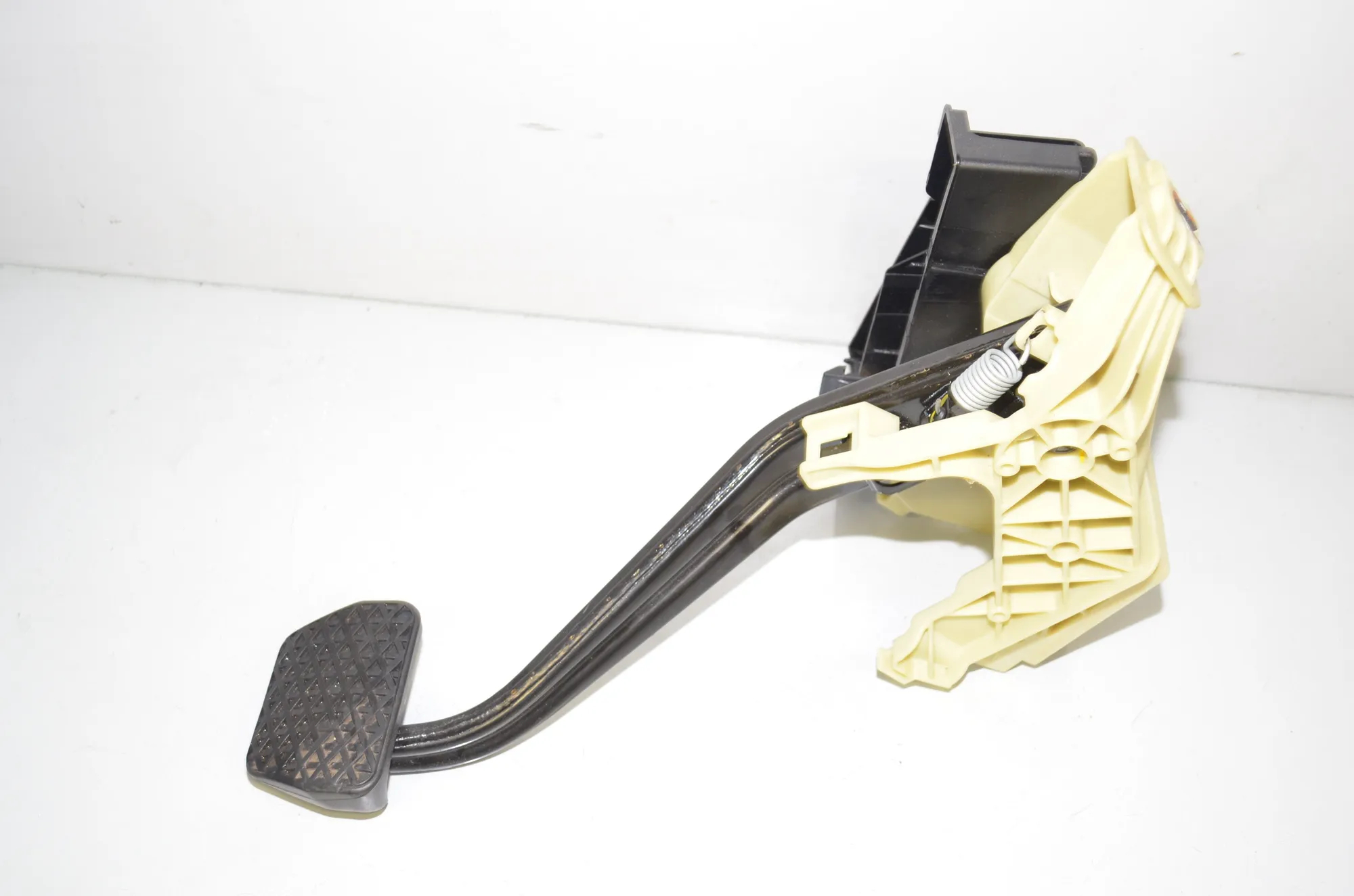 Brake Pedal – OEM 6791900 · BMW X5 (F15, F85) M 50 d 2017 – 2