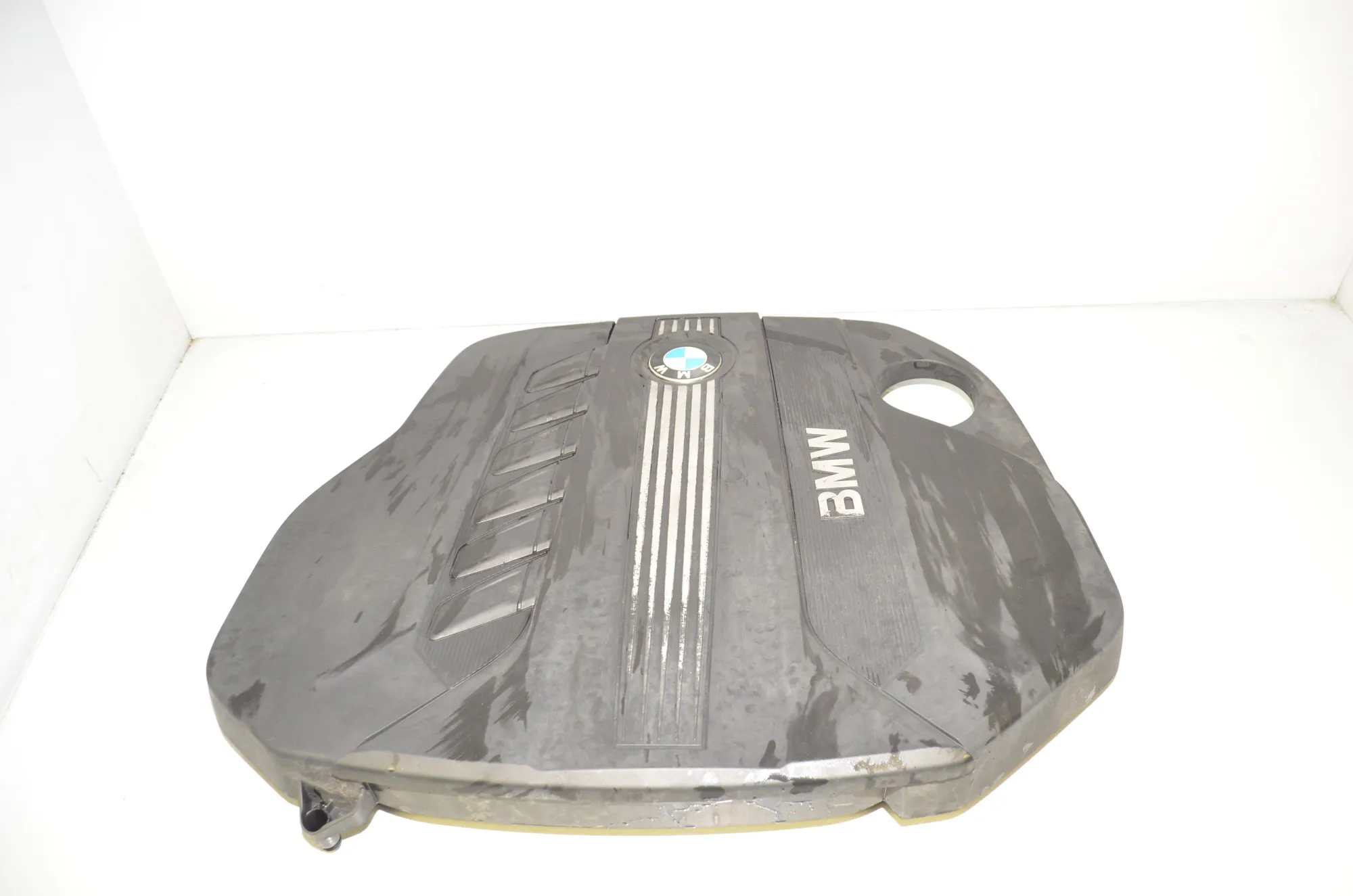 Engine Cover – OEM 7812063 · BMW X5 (E70) xDrive 30 d 2011 – 2