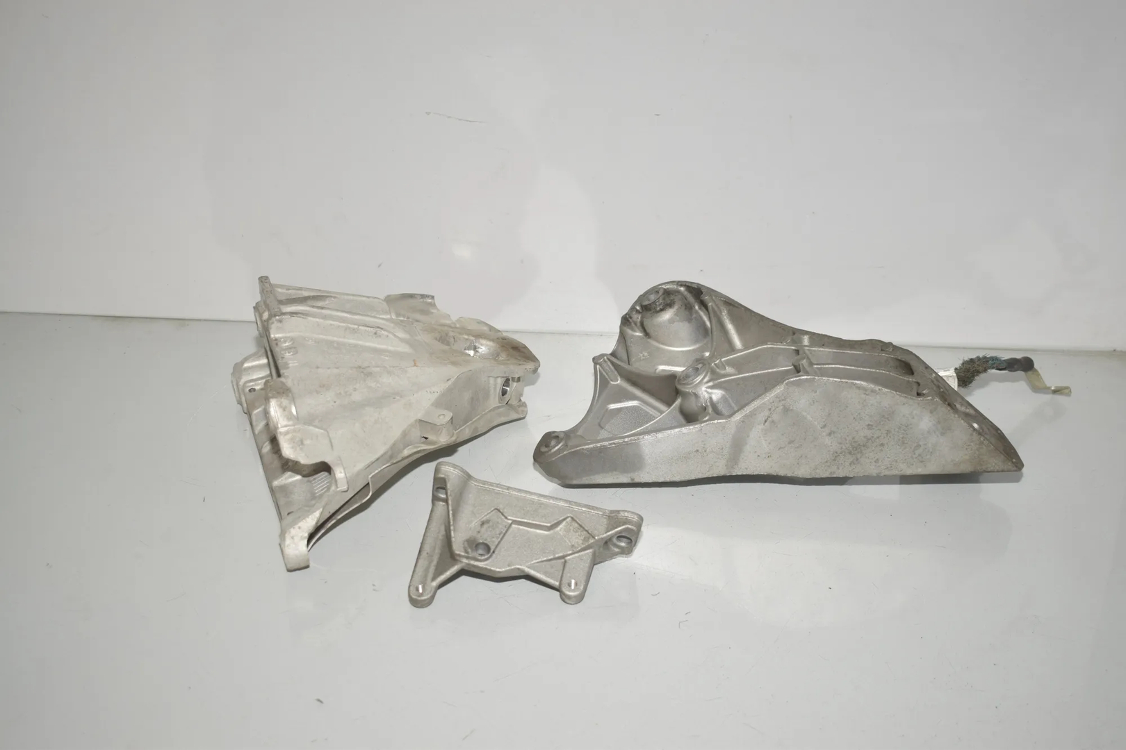 Fuel Pump Bracket – OEM 7805421 · BMW X5 (E70) xDrive 30 d 2011 – 3