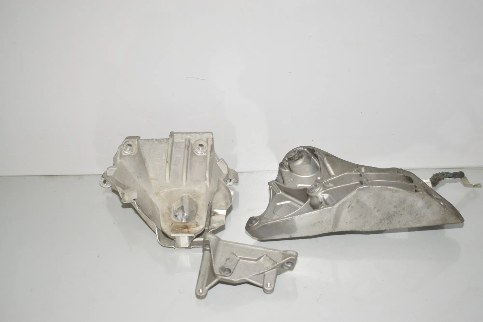 Fuel Pump Bracket – OEM 7805421 · BMW X5 (E70) xDrive 30 d 2011 – 2