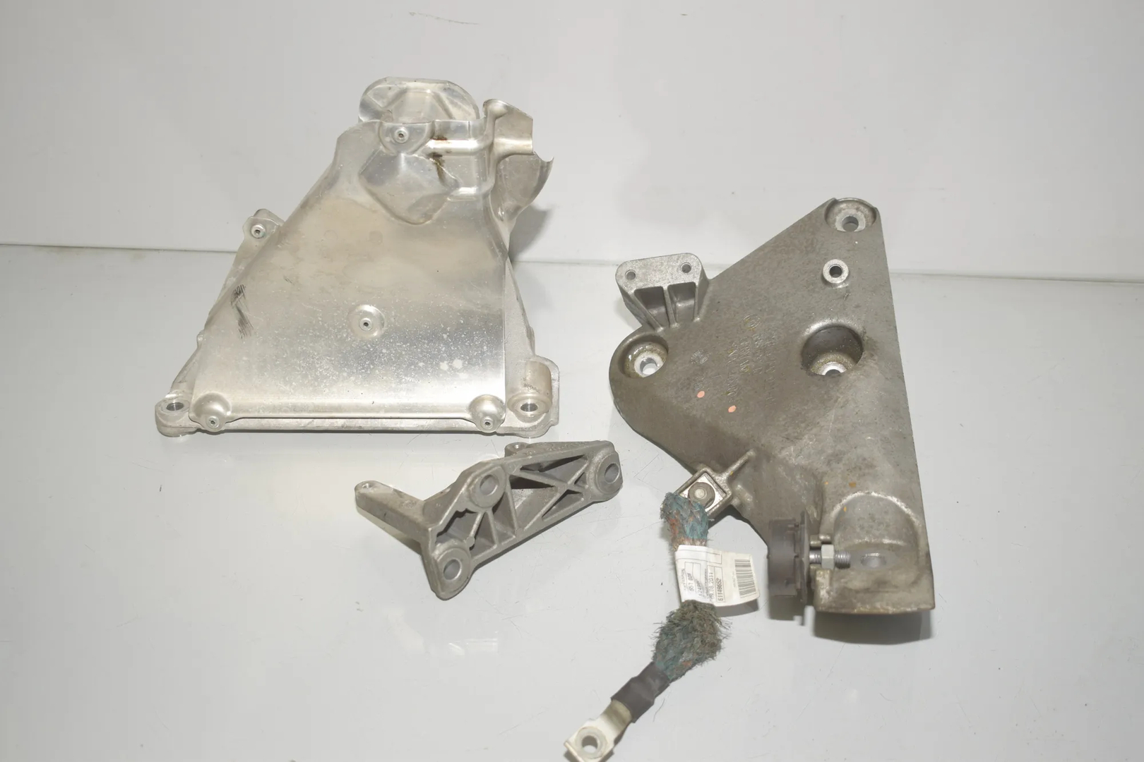 Fuel Pump Bracket – OEM 7805421 · BMW X5 (E70) xDrive 30 d 2011