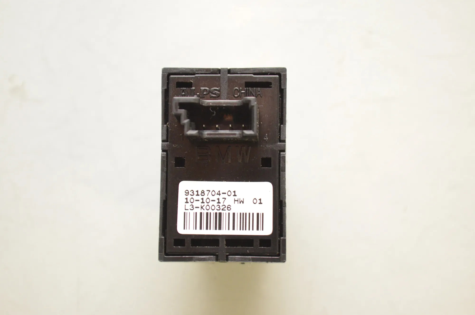 Tailgate Open Switch – OEM 9318704 · BMW X5 (F15, F85) M 50 d 2017 – 5