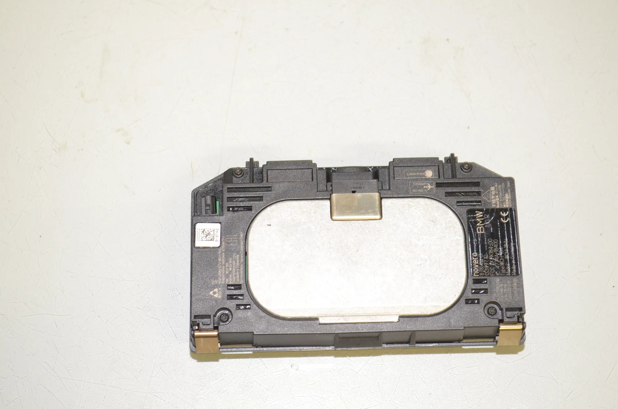 Wireless Charging Station – OEM 8781452 · BMW X5 (F15, F85) M 50 d 2017 – 3
