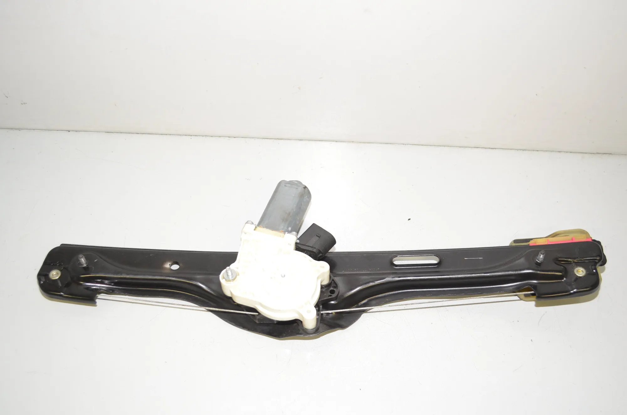 Rear Left Door Window Regulator – OEM 7291951 · BMW X5 (F15, F85) M 50 d 2017 – 4
