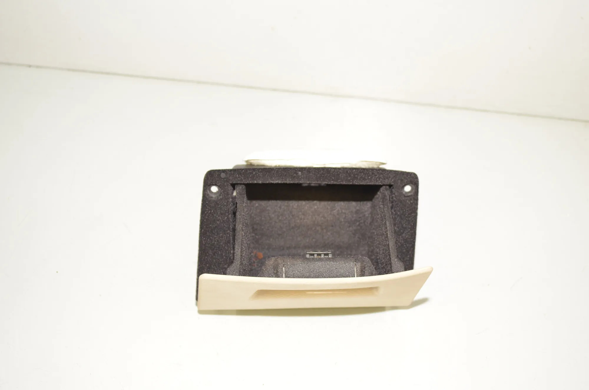 Glove Compartment – OEM 9288816 · BMW X5 (F15, F85) M 50 d 2017 – 4