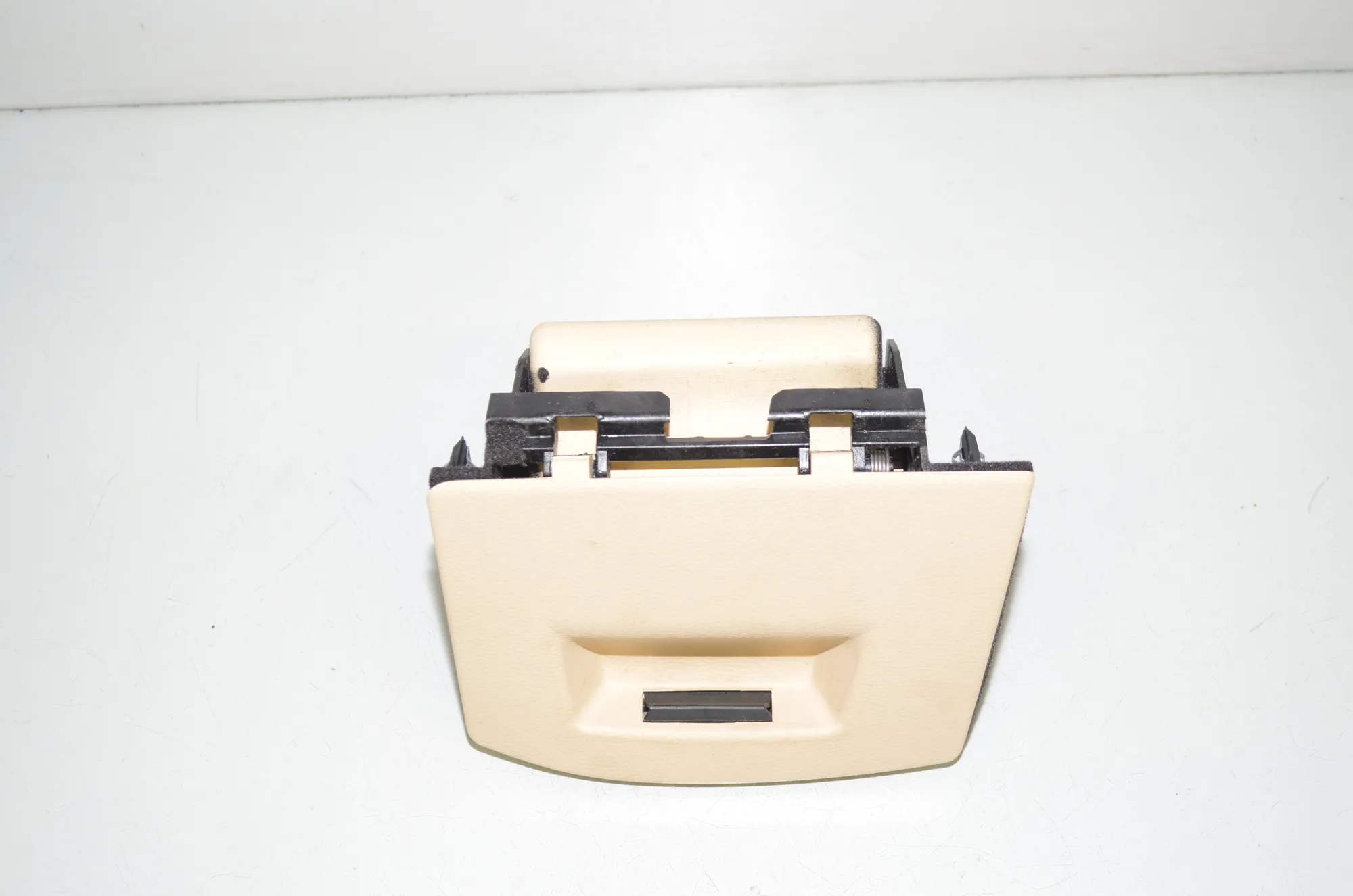 Glove Compartment – OEM 9288816 · BMW X5 (F15, F85) M 50 d 2017