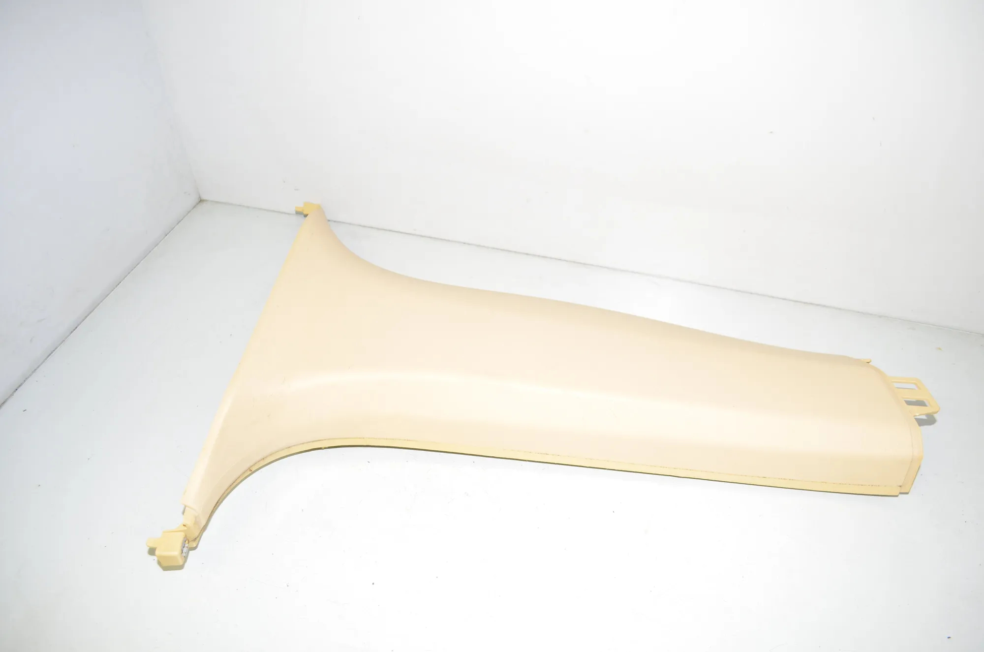 Right Side B Pillar Trim – OEM 7354302 · BMW X5 (F15, F85) M 50 d 2017