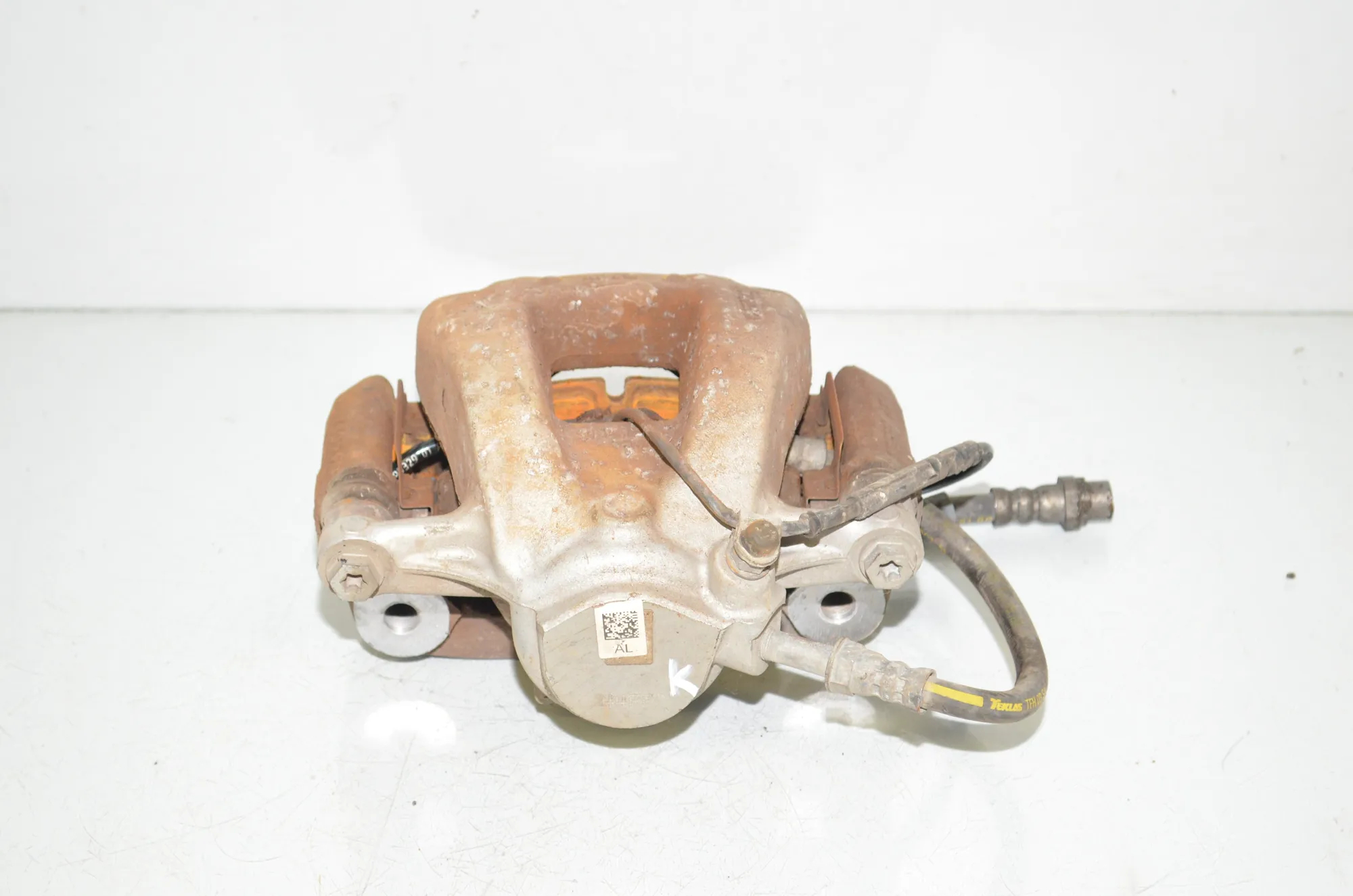 Front Left Brake Caliper – OEM 6860269 · BMW i3 (I01) Electric 2019 – 2