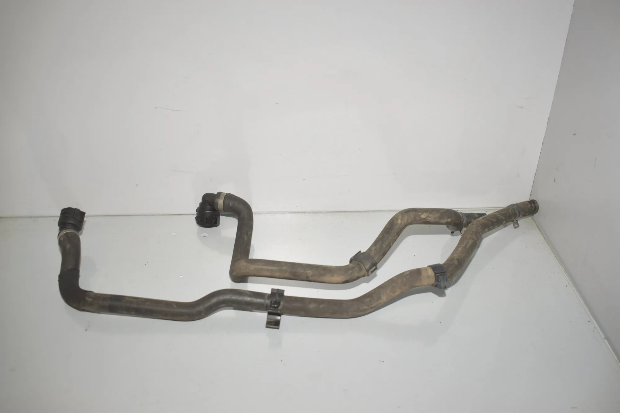 Coolant Hose Pipe – OEM 9243891 · BMW 3 (F30, F80) 330 d xDrive 2015 – 2