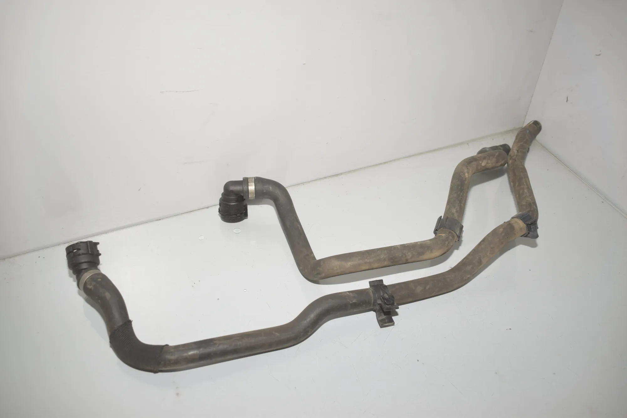 Coolant Hose Pipe – OEM 9243891 · BMW 3 (F30, F80) 330 d xDrive 2015 – 3
