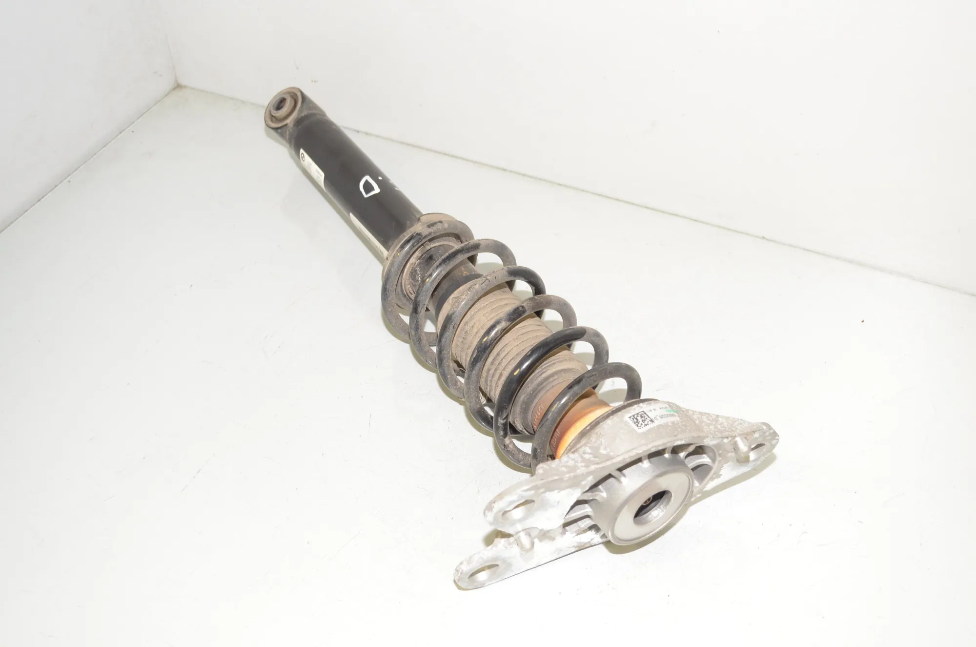Rear Right Shock Absorber – OEM 6880101 · BMW i3 (I01) Electric 2019 – 2