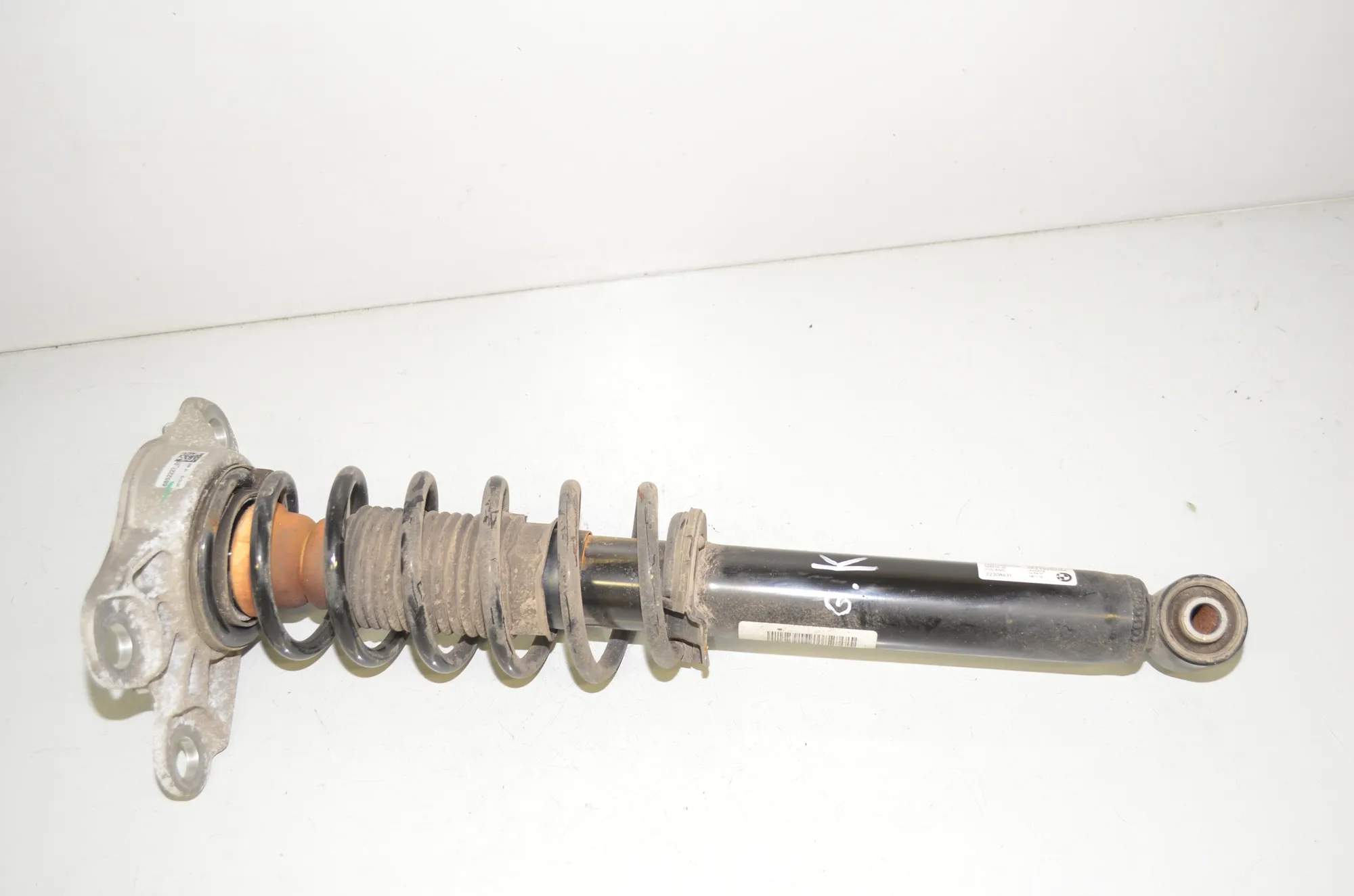 Rear Left Shock Absorber – OEM 6880101 · BMW i3 (I01) Electric 2019